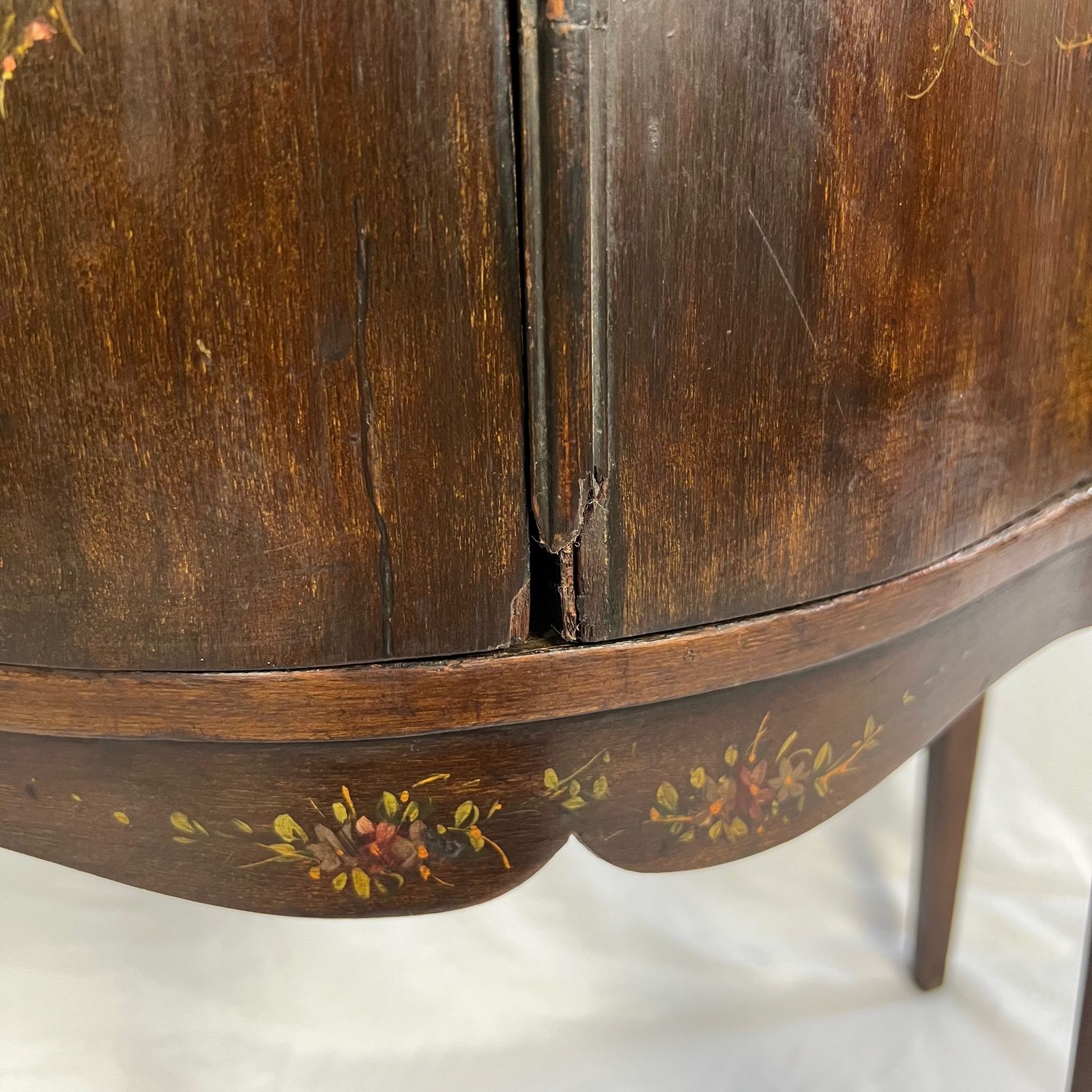 Small 19th Century Sheraton Revival Simulated Rosewood Serpentine Commode photo vinterior