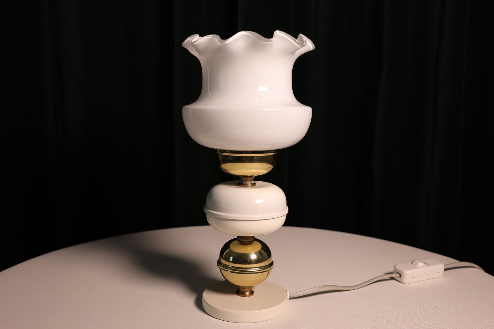 Vintage Table Lamp Elegant White And Gold Lighting Fixture Retro Home Decor Bedroom Living Room Accent Lamp Antique Style Light