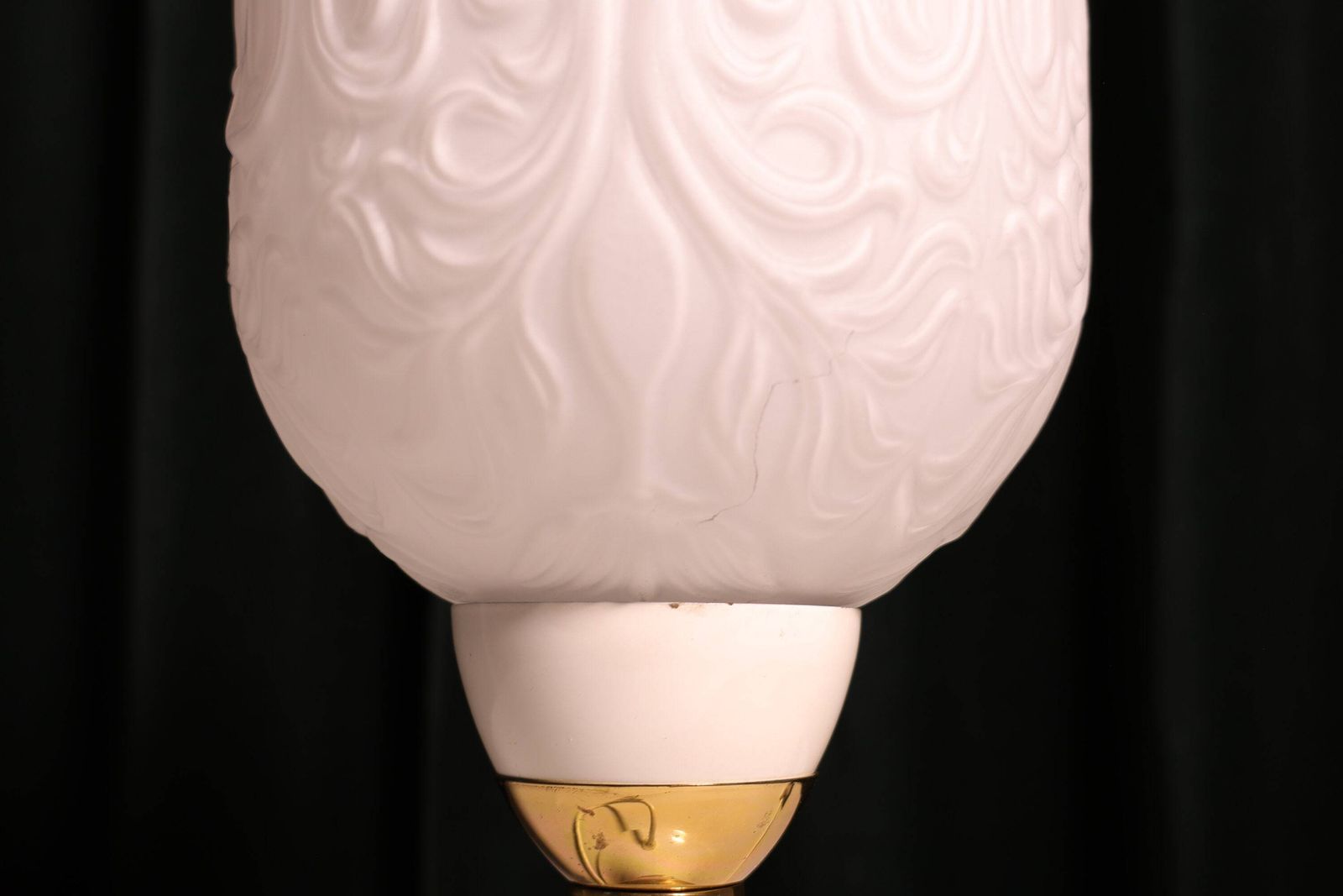 Vintage Table Lamp Decorative Home Lighting Classic White Gold Desk Light Bedside Antique Style Glass Shade Elegant Accent Room Decor photo vintage