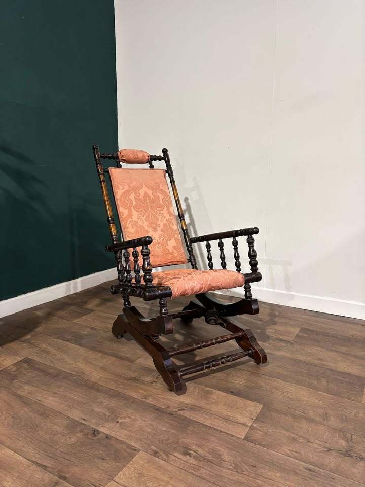 photo furniture Late Victorian American Style Rocking Chair