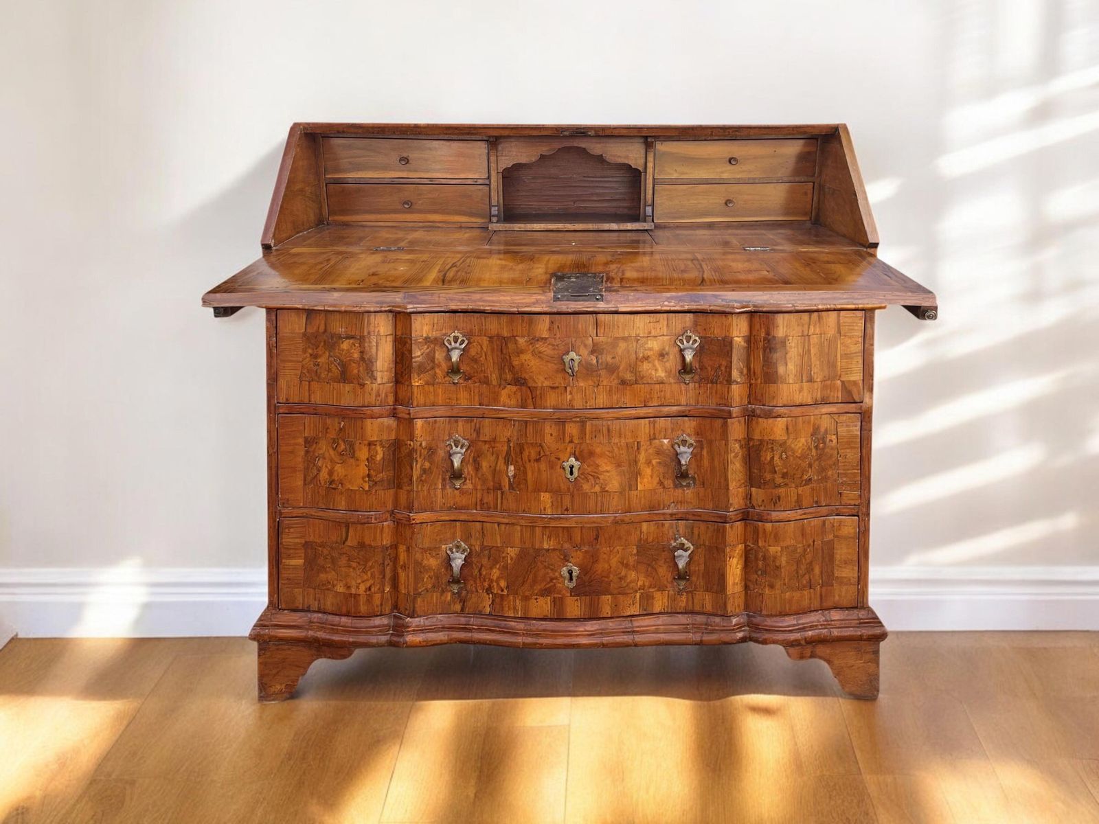 Venetian Louis XV Walnut Bureau Secretaire photo 3600.0
