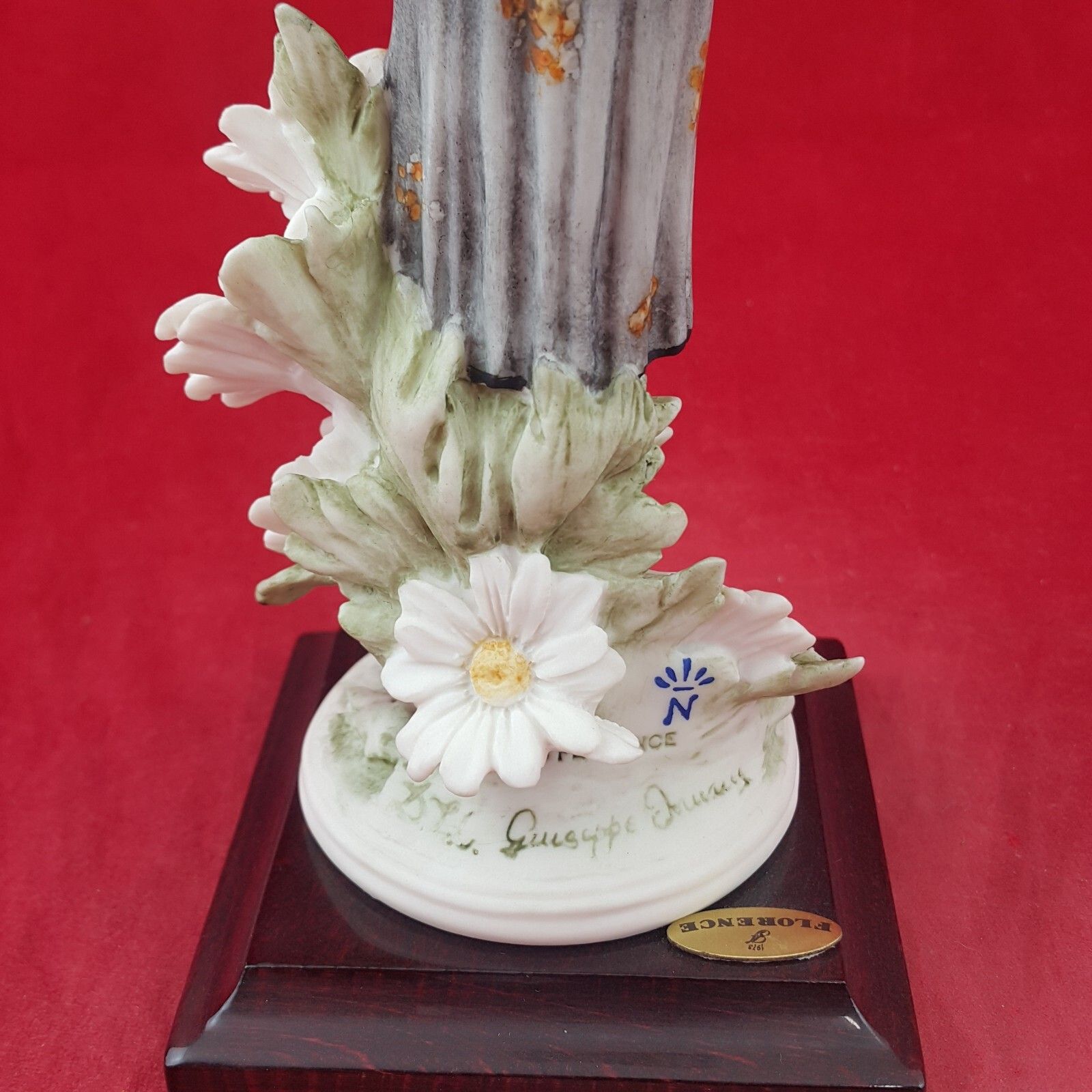 Giuseppe Armani Figurine Daisy Girl Statue Capodimonte Florence 8714 O/A photo vinterior