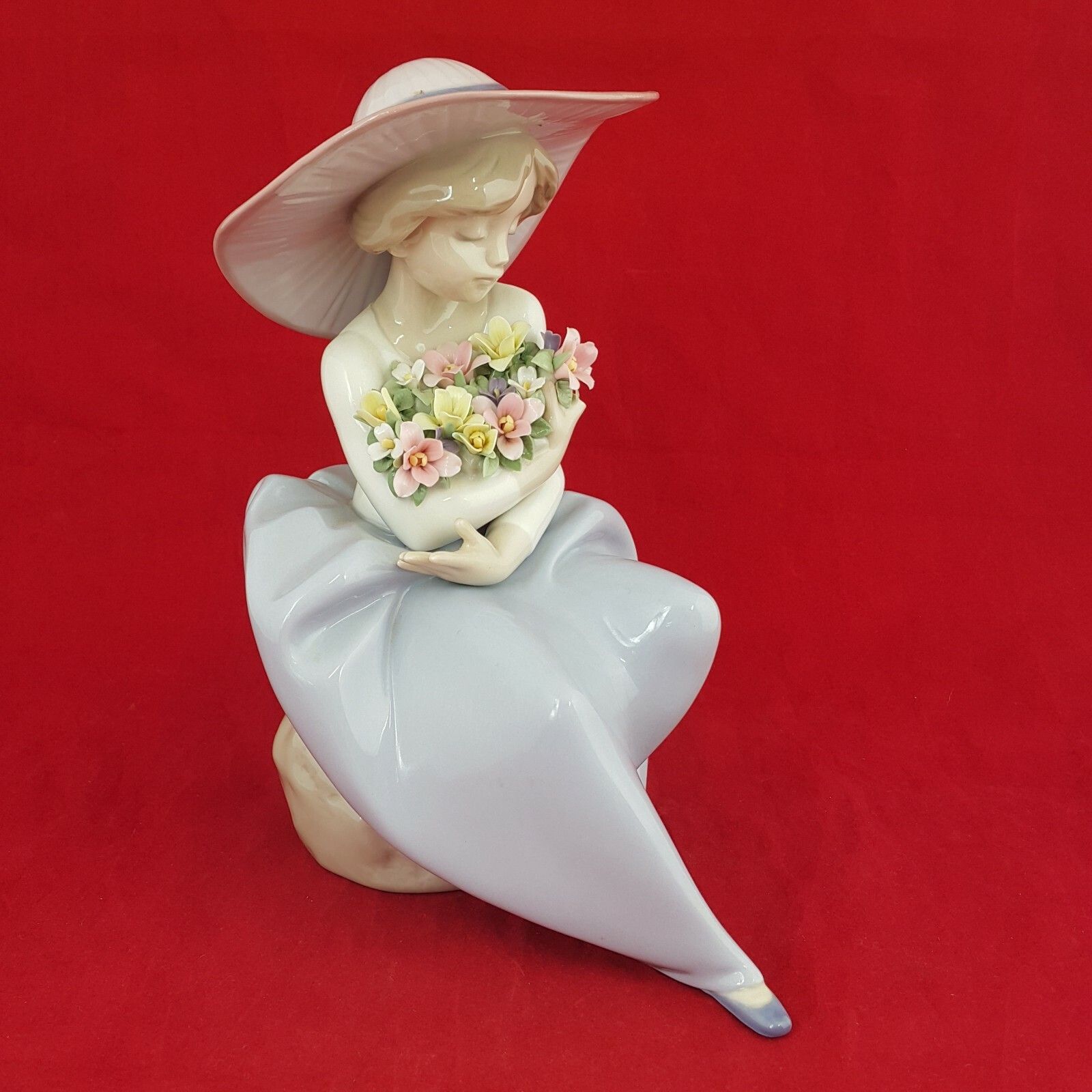Lladro Figurine Fragrant Bouquet Girl (Damaged) 5952  L/N photo furniture