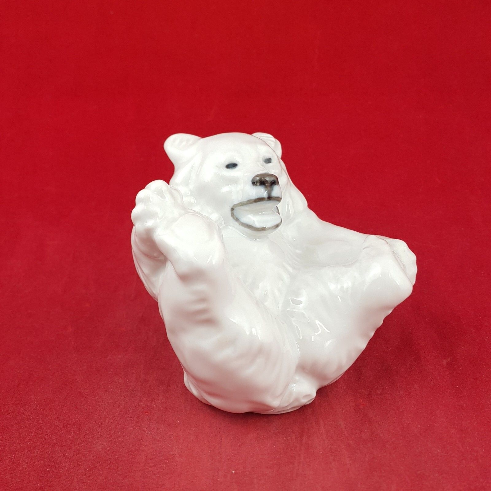 Royal Copenhagen 247 White Polar Bear Cub Figurine 7562 Rch photo furniture