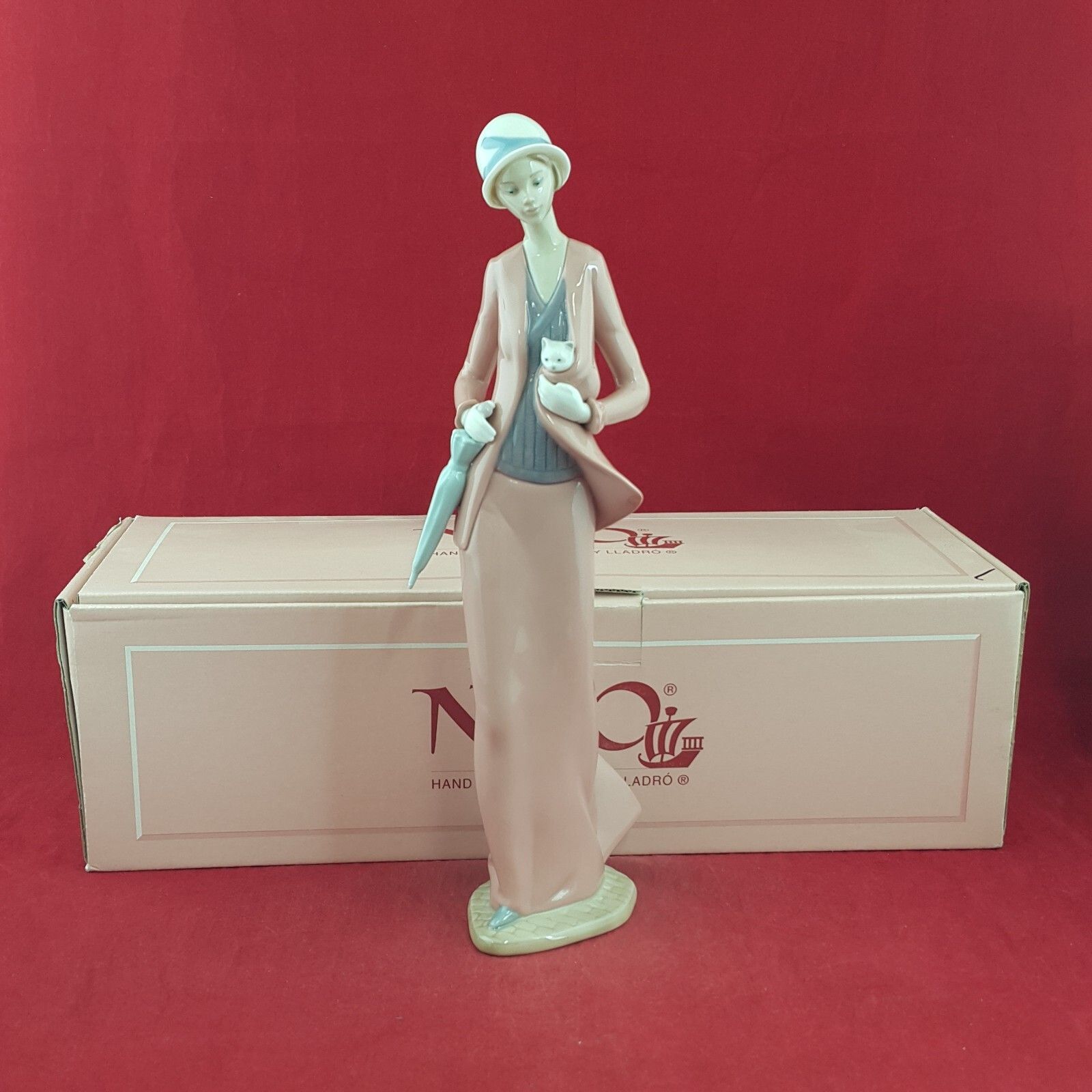 Lladro Nao Figurine 1232 Autumn Stroll Women With Cat Boxed L/N photo furniture
