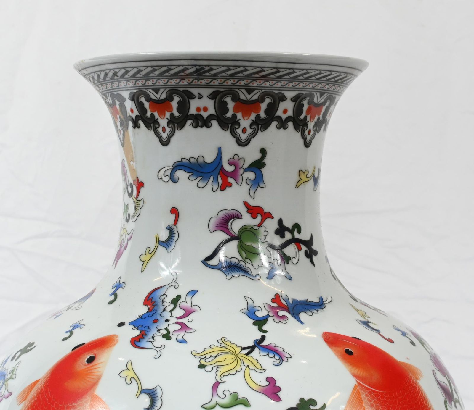 Chinese Kangxi Porcelain Urn Goldfish Vase photo for sale