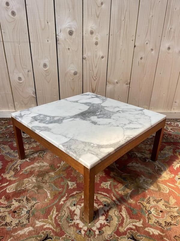 Table Basse Scandinave Avec Marbre photo for sale