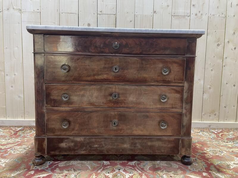 Commode époque Restaurarion En Noyer Et Marbre Blanc