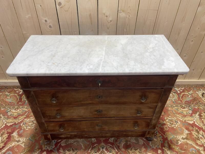 Commode époque Restaurarion En Noyer Et Marbre Blanc photo 480.0