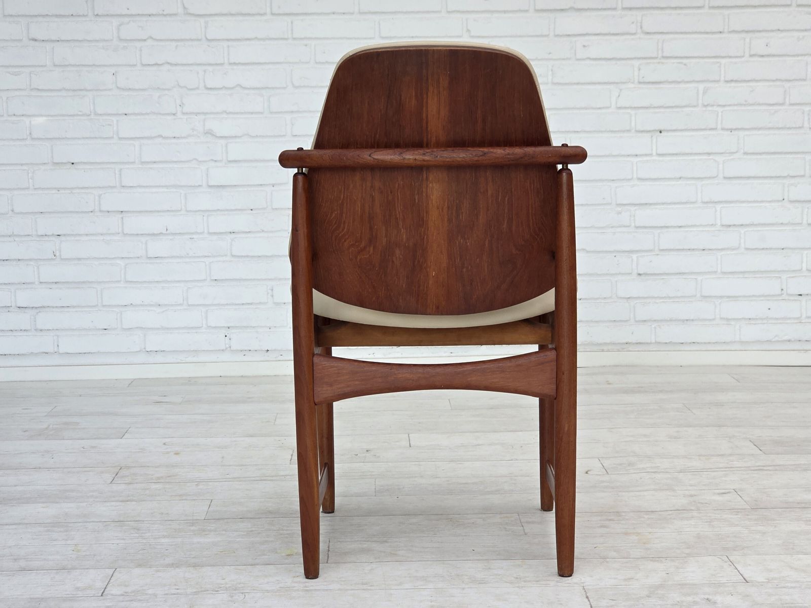 photo vintage 1960s, Danish Design By Arne Vodder, Set Of 3 Chairs, Teak Wood, Furniture Leather.
