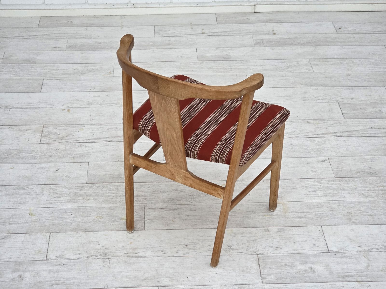 photo buy 1960s, Pair Of Danish Dining Chairs, Solid Oak Wood, Furniture Wool.
