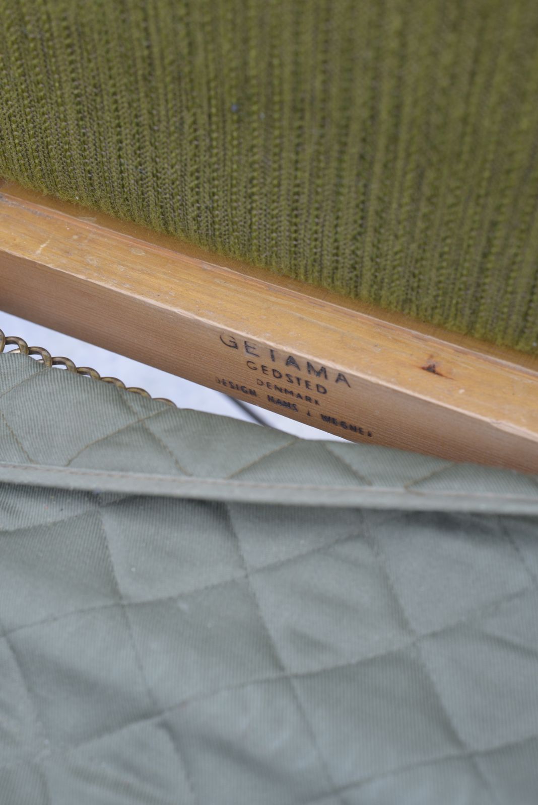 photo vinterior Hans Wegner, Ge236 Getama Sofa. In Oak And Green Wool Upholstery. Danish, 1950s.