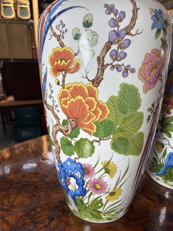 Paire De Vases Balustres En Porcelaine photo 420.0