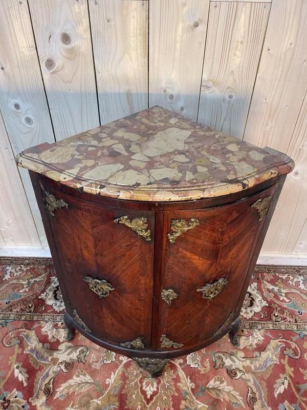 Encoignure époque Louis XV En Marqueterie photo for sale