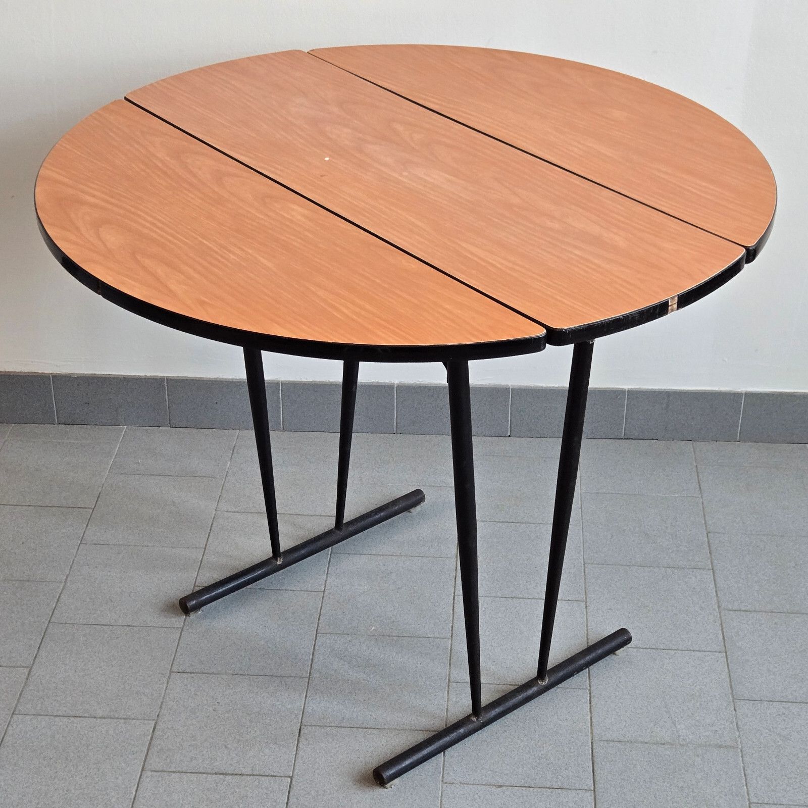 Vintage 1950s Formica 50s Retro Zazou Extendable Folding Round Dining Table