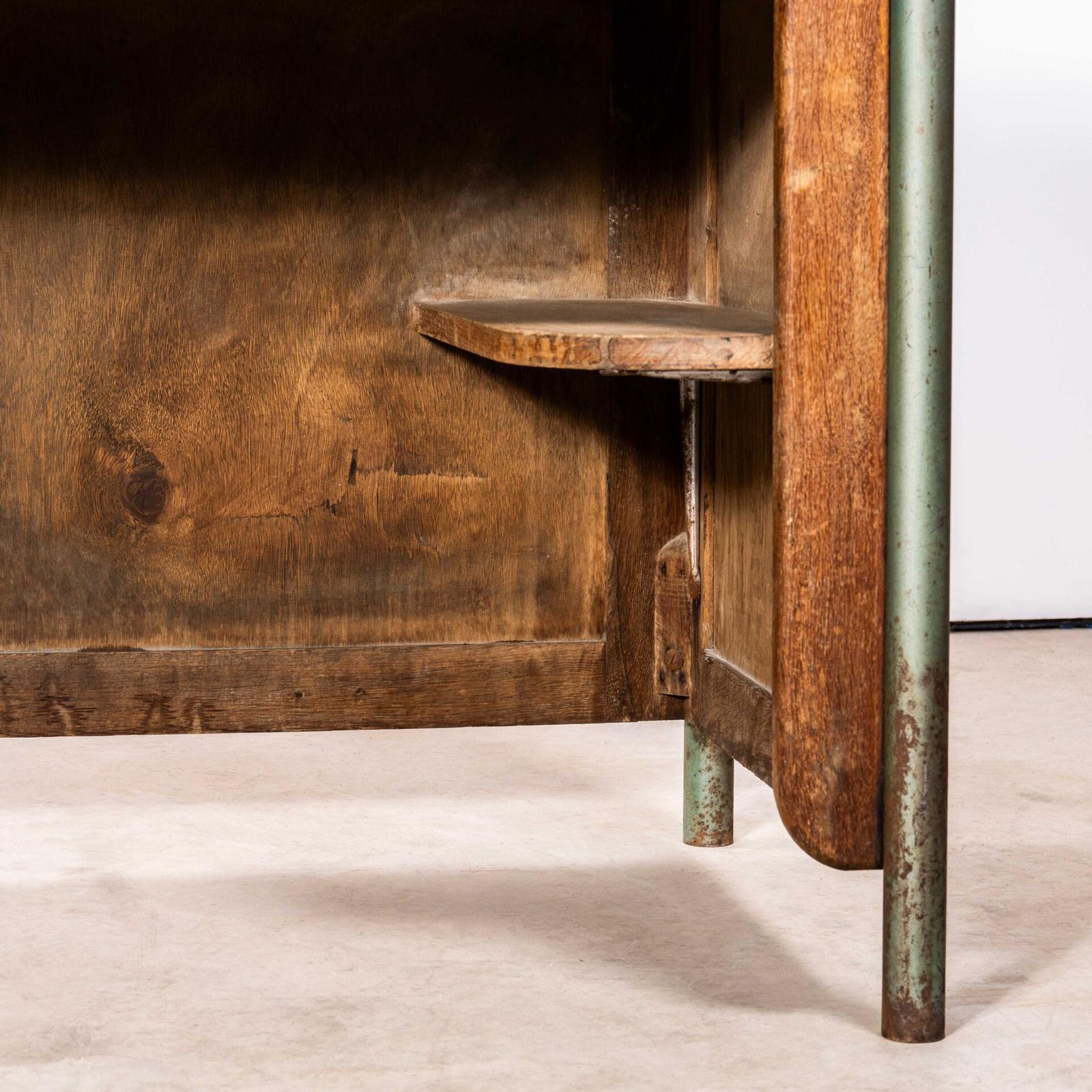 1950’s Compact Surveillant Desk – Atelier Jean Prouve photo 1674.0