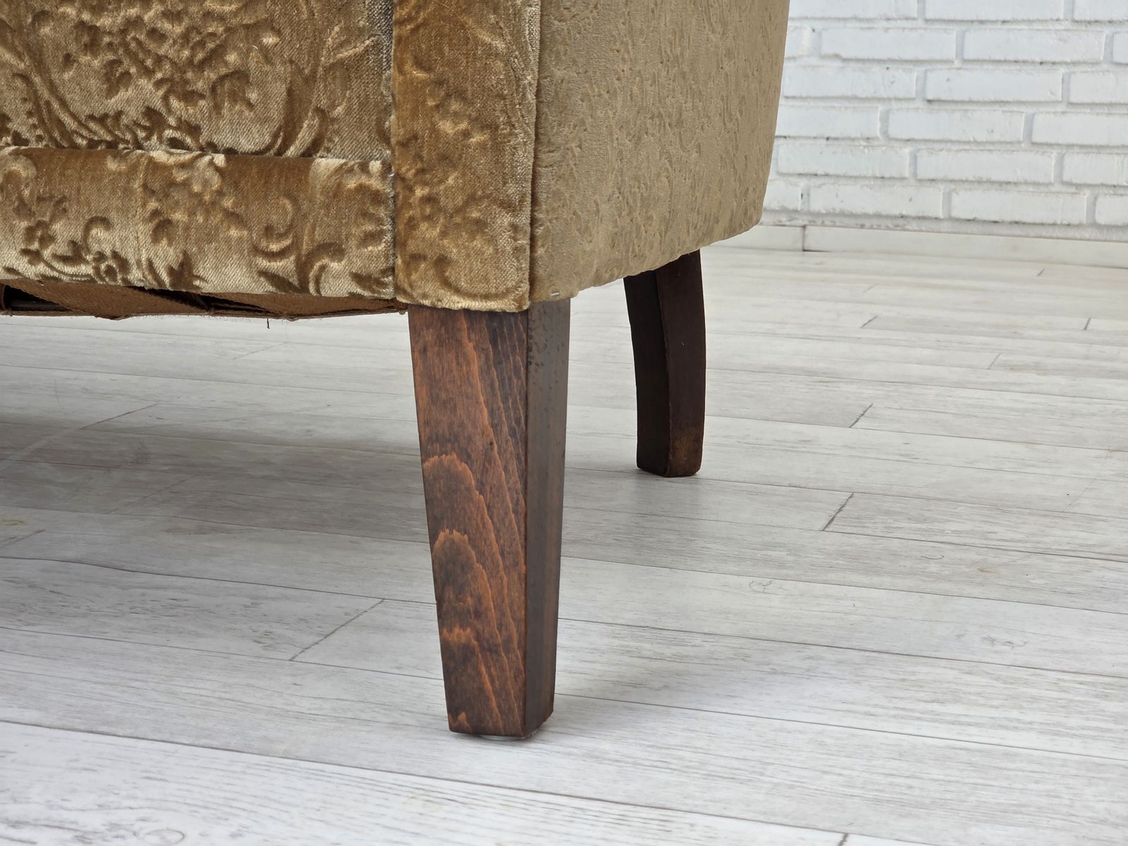 Ca. Jaren 1960, 3 Zitsbank Deens Design, Groen Meubelvelours, Essenhout Poten. photo Meubels