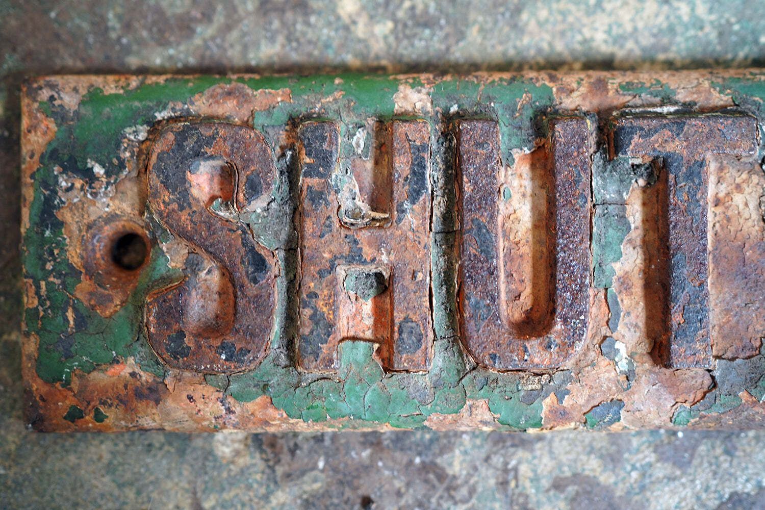 An Early 20thc London & Southwestern Railway Painted Cast Iron Sign; ‘Shut This Gate’ photo vinterior