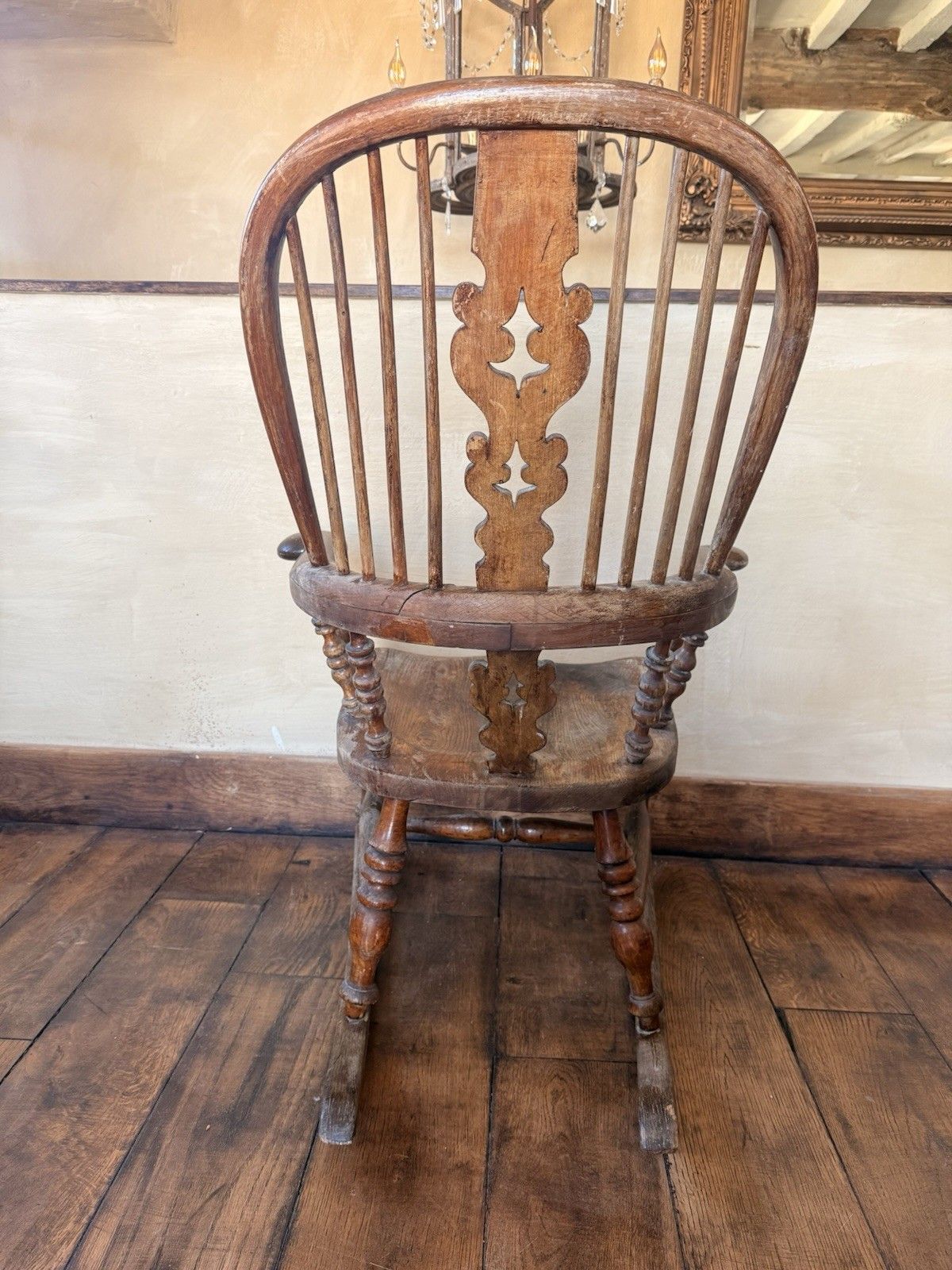 photo furniture English Original Antique Rustic Farmhouse Rocking Bobbin Armchair Windsor Chair