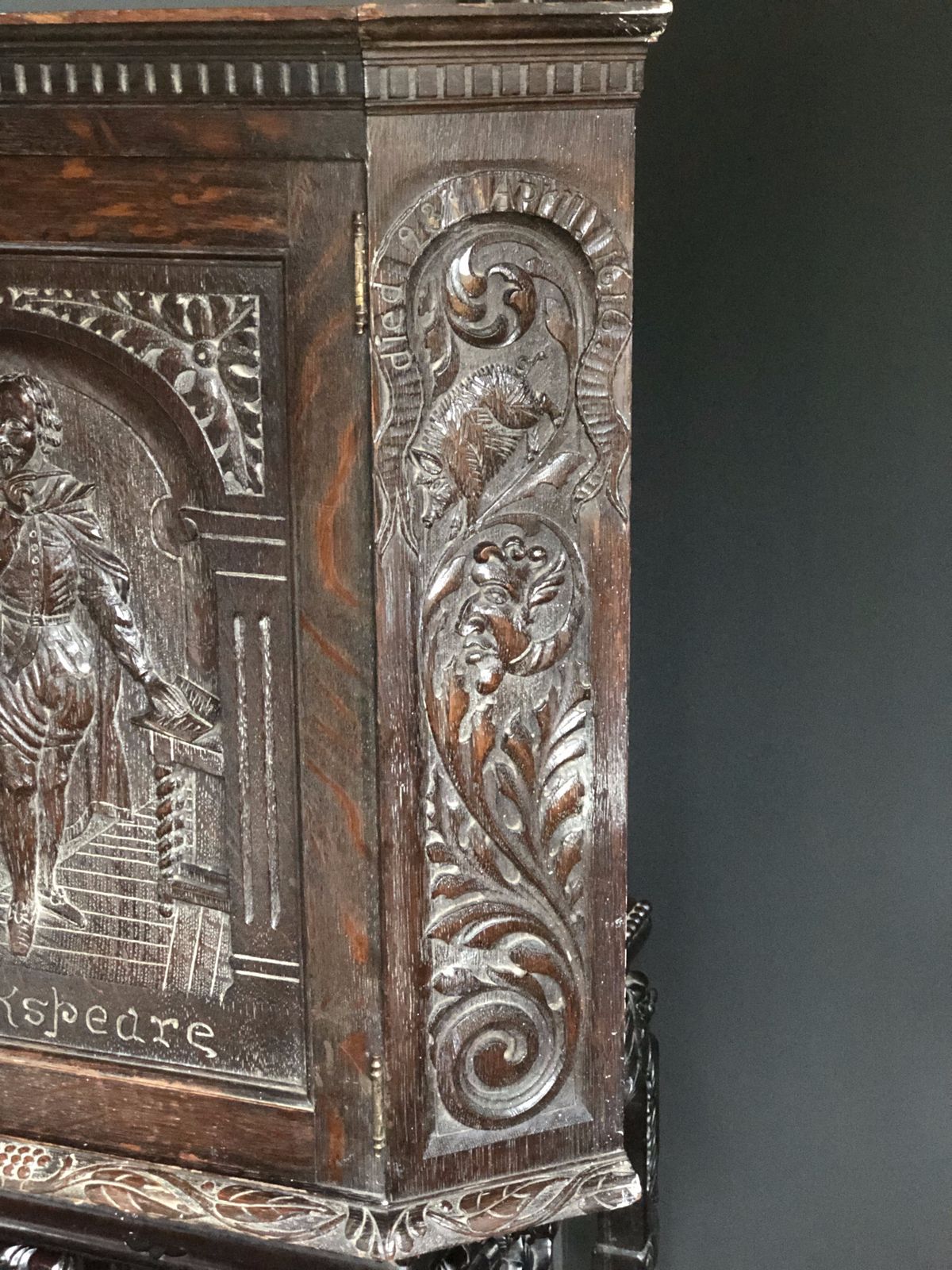 English 18th Century Georgian Carved Oak Corner Cupboard photo buy
