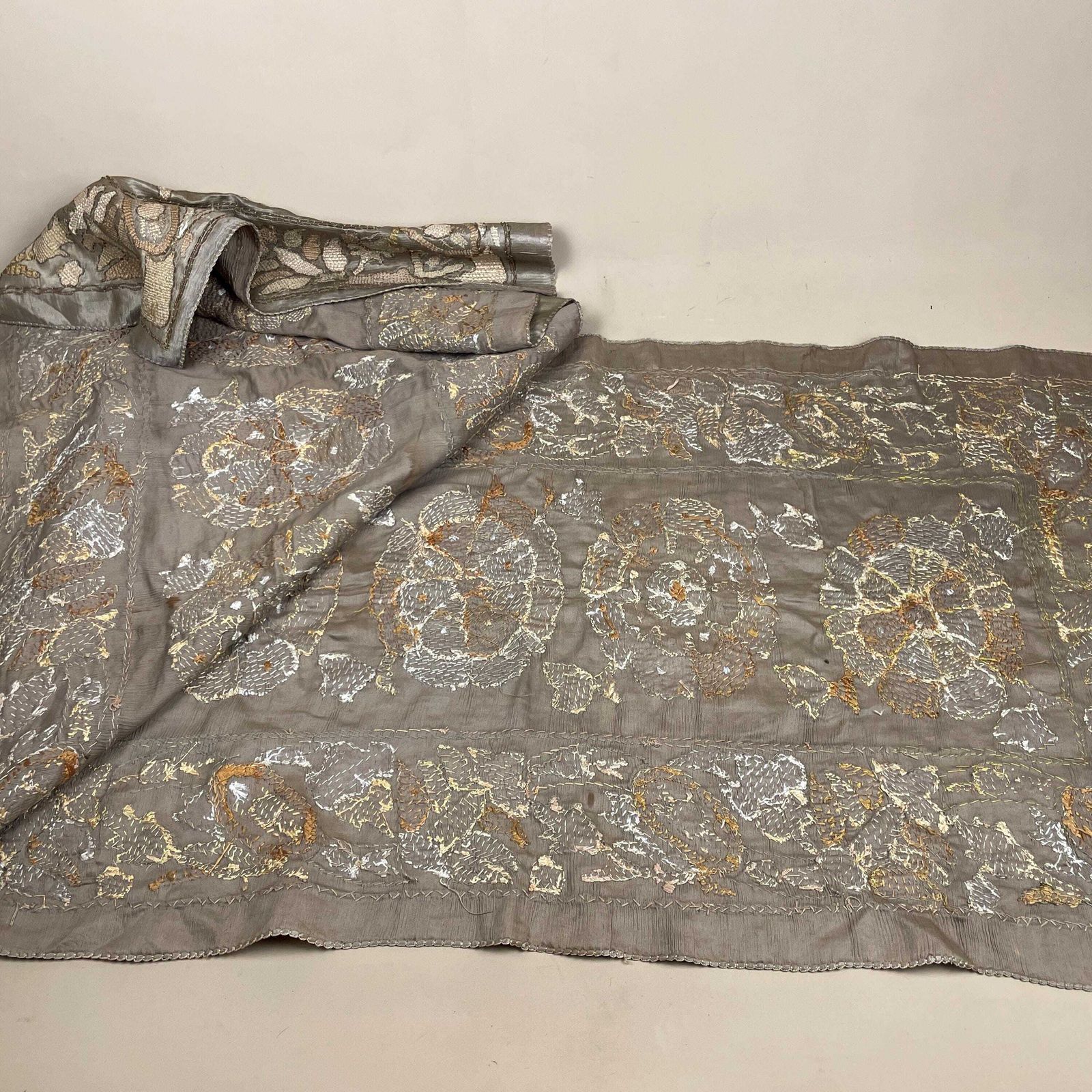 Antique Hand Embroidered Table Runner Furniture Cover Silk Vintage 50x164cm Wall Hanging Mat Rectangle Fabric Upholstery Handmade Textile photo vintage