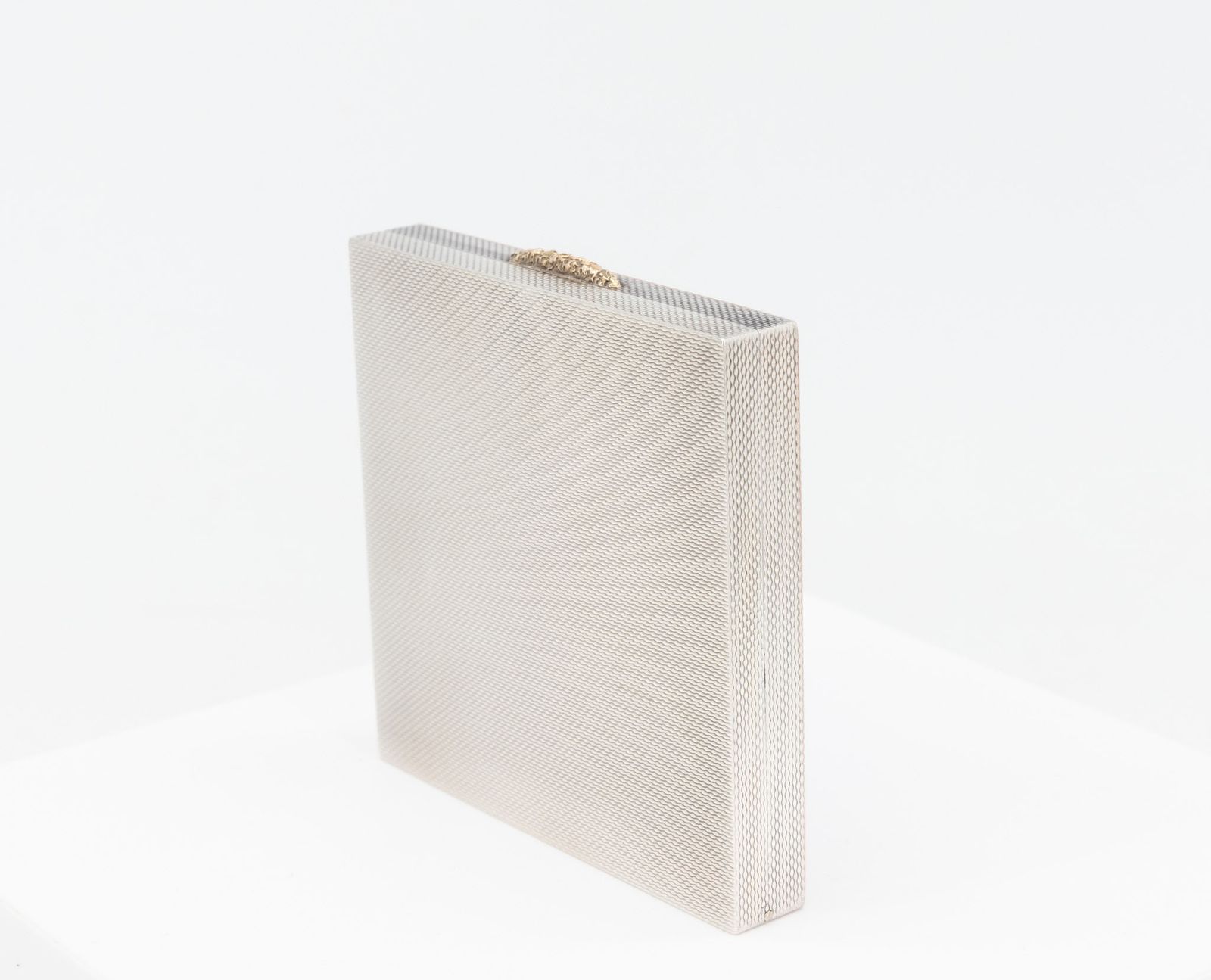 photo furniture Elizabeth II Sterling Silver & Rose Gold Compact By Garrard And Co Hallmarked 1956 Mid Century