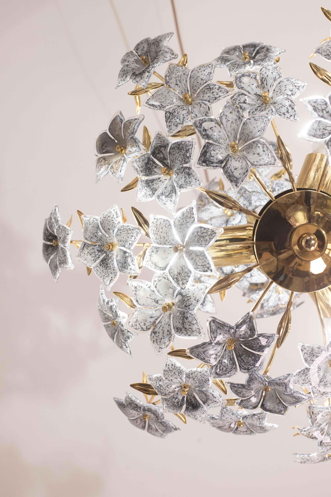 photo vinterior Fantastic Rare Murano Chandelier Full Of Black Flowers, 1970s