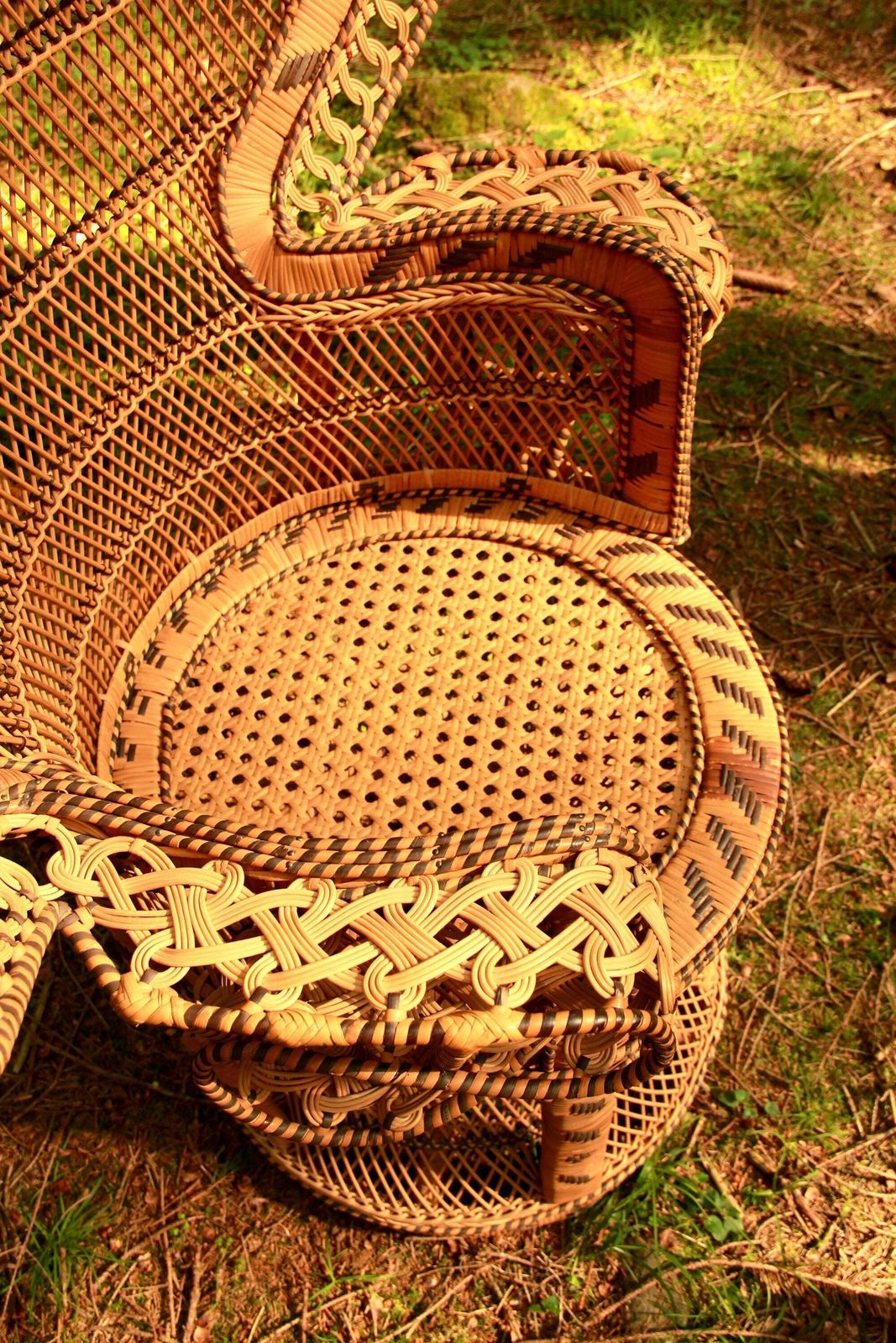 Emmanuelle, Original Vintage Peacock Chair, Italy, 1970s photo buy