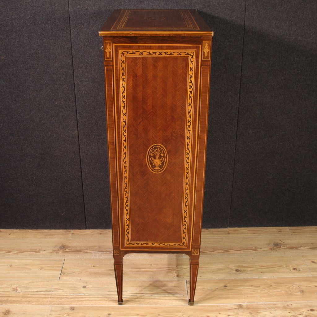 photo furniture 20e Eeuwse Ladekast In Louis XVI Stijl Met Inlegwerk