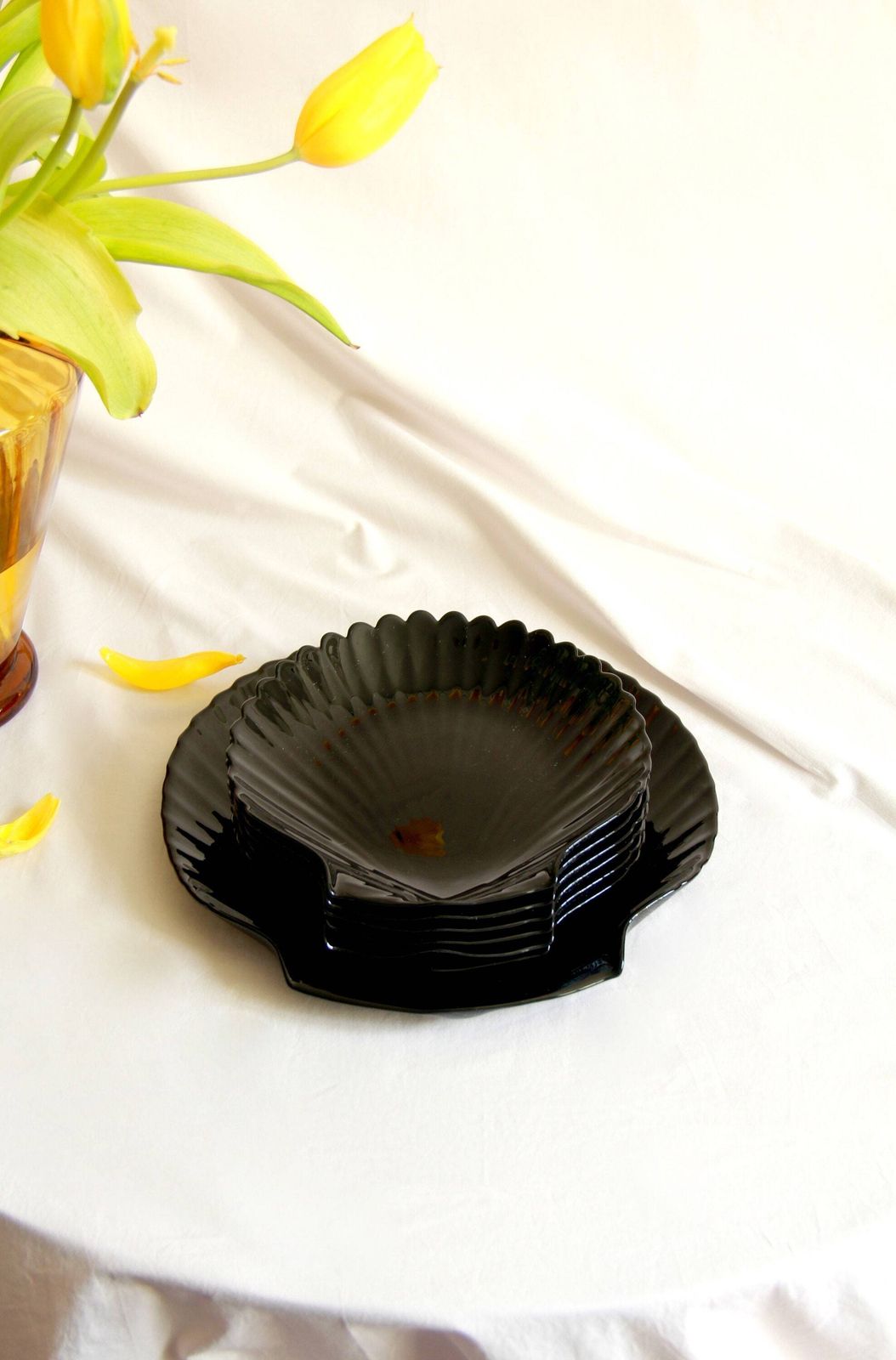 Capesante, Vintage Ceramic Shell Plates, Set Of 7, France, 1980s photo furniture