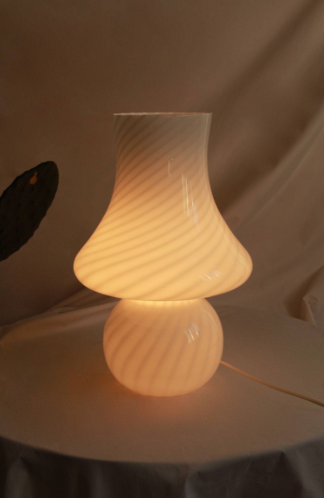 Magnolia, Vintage Imposing Xxl Swirl Murano Mushroom Lamp, Italy, 1970s photo Lighting