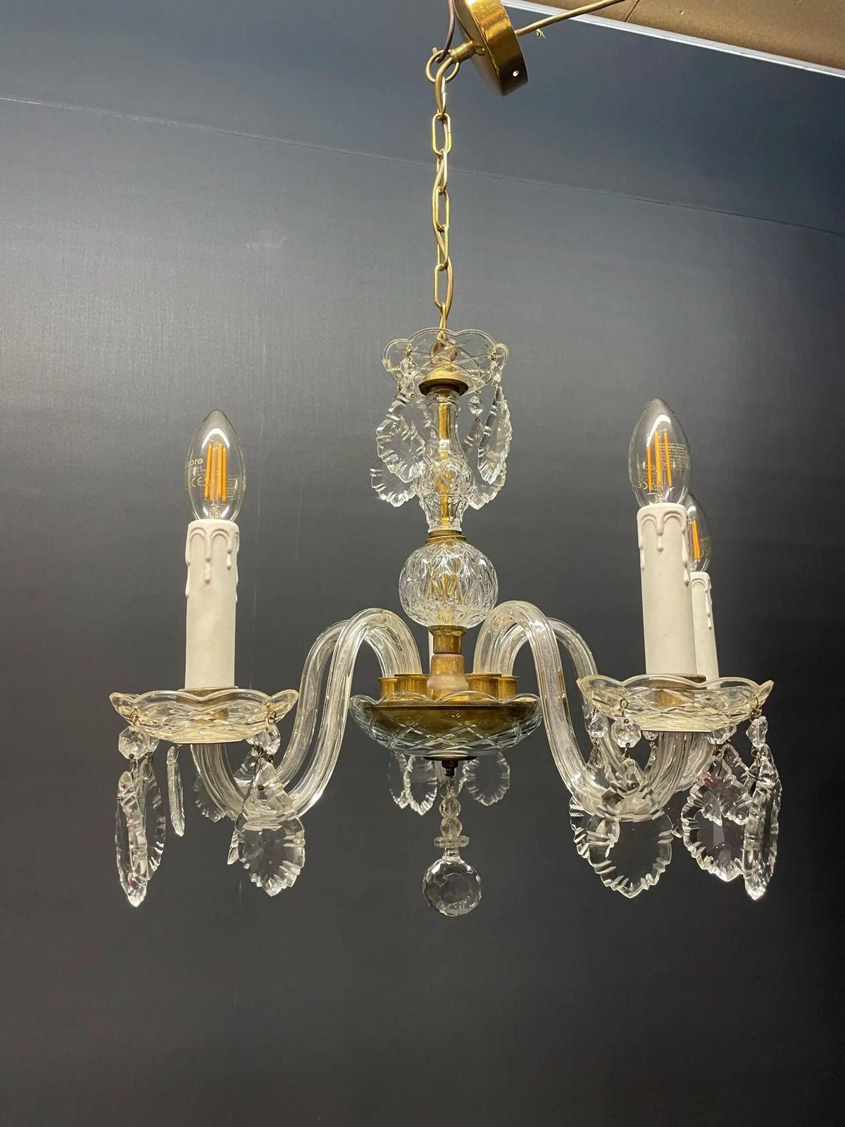 Elegant Italian Crystal Chandelier With Glass Arms And 4 Lights. photo 550.0