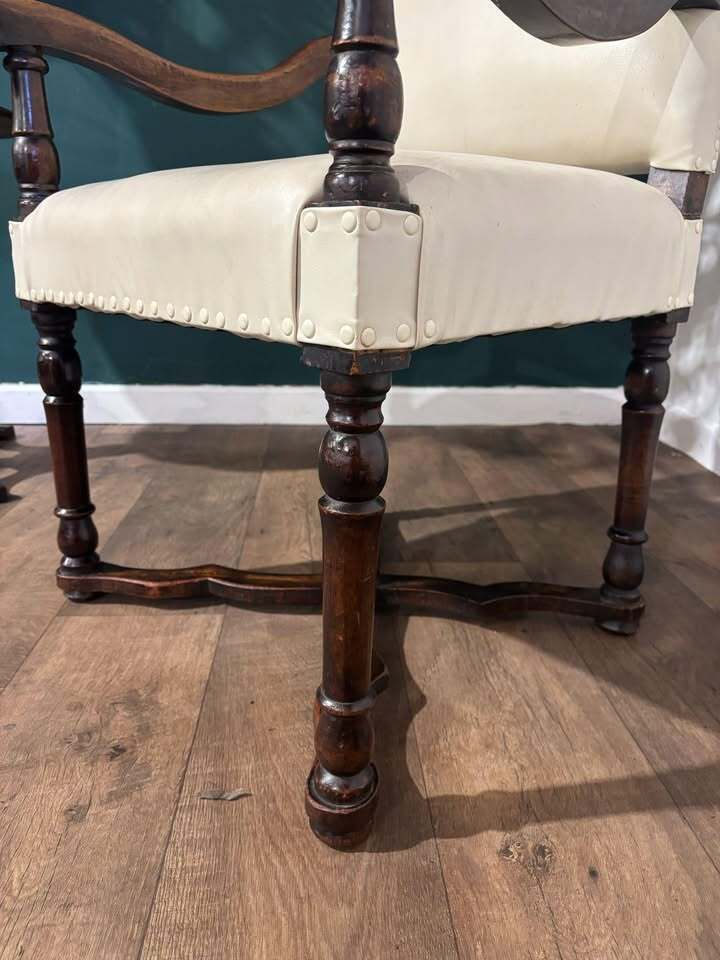 photo furniture Leather Upholstered Side Armchair