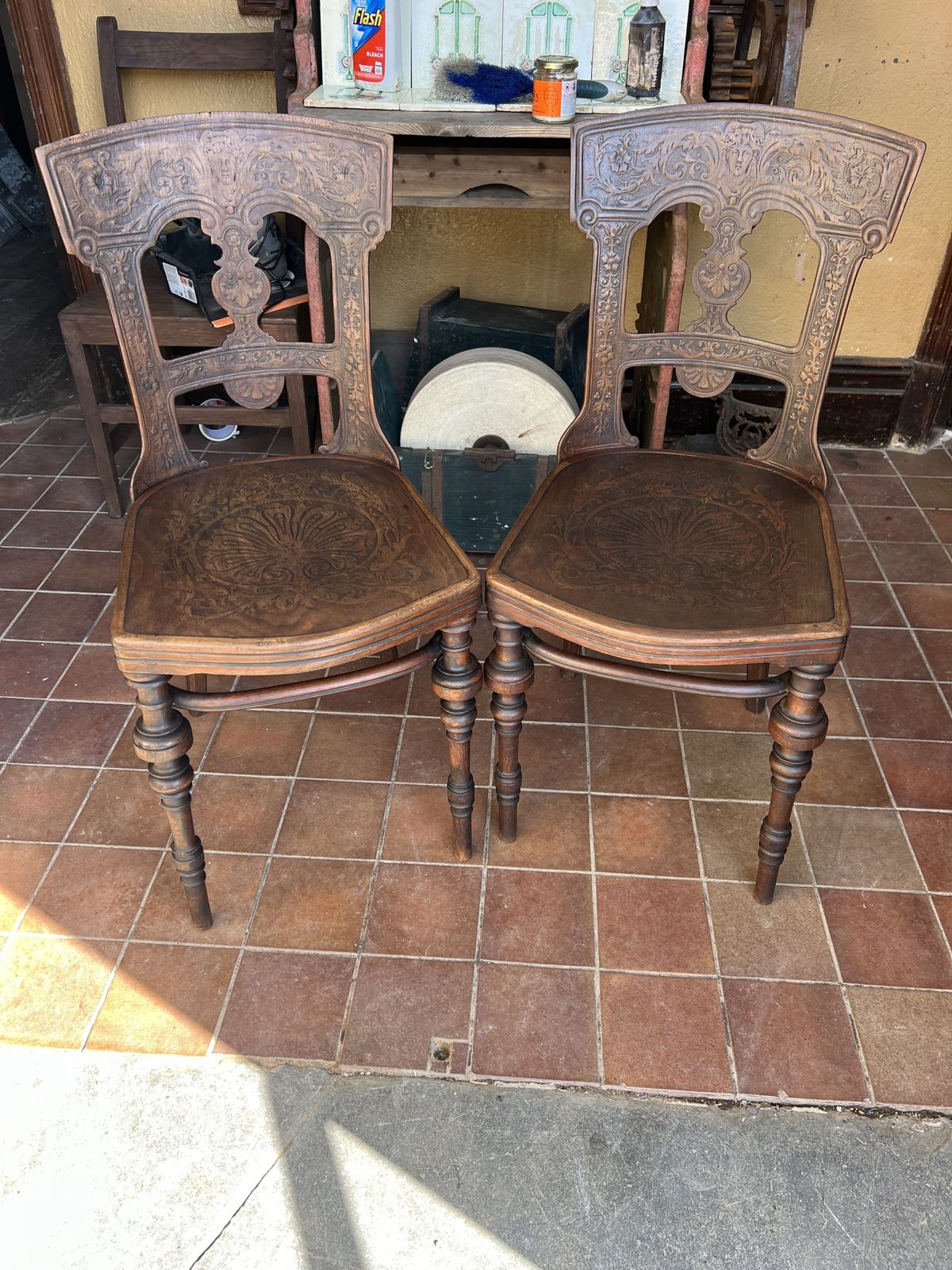 photo vintage J&J Kohn Of Austria Victorian Rare  Set Of 2 Matching Chairs