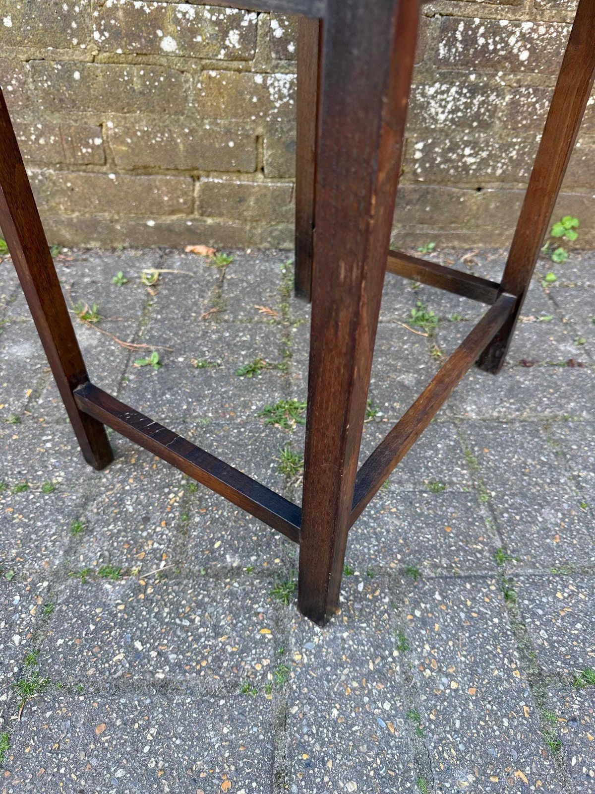 photo furniture Unique Hand Sanded Retro Vintage Oak Table, Lamp Table, Sanded Plant Stand, Vintage Table (46cm X 50cm X 37cm)