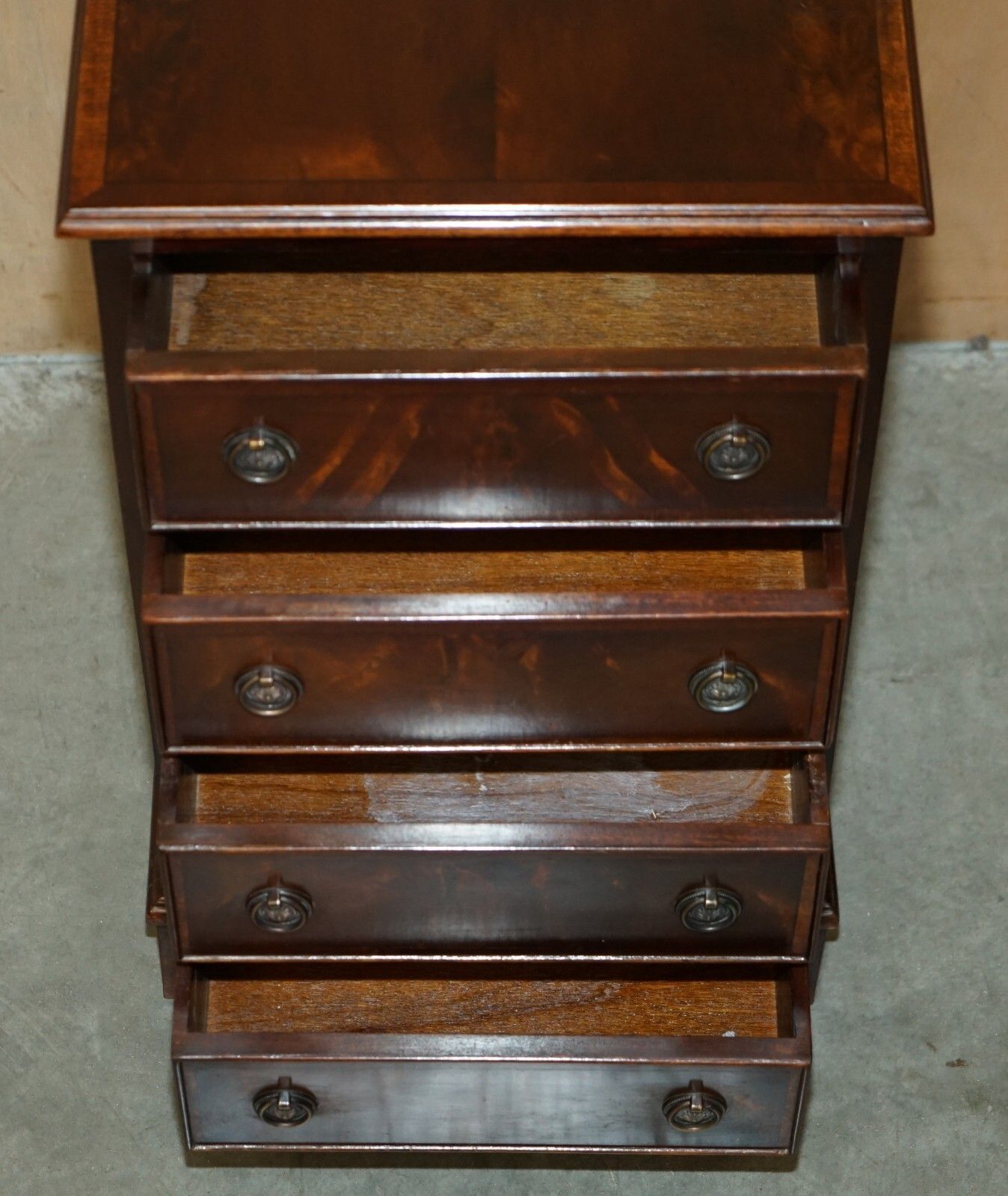 photo vinterior Pair Of Restored French Polished Flamed Mahogany Side Table Chest Of Drawers