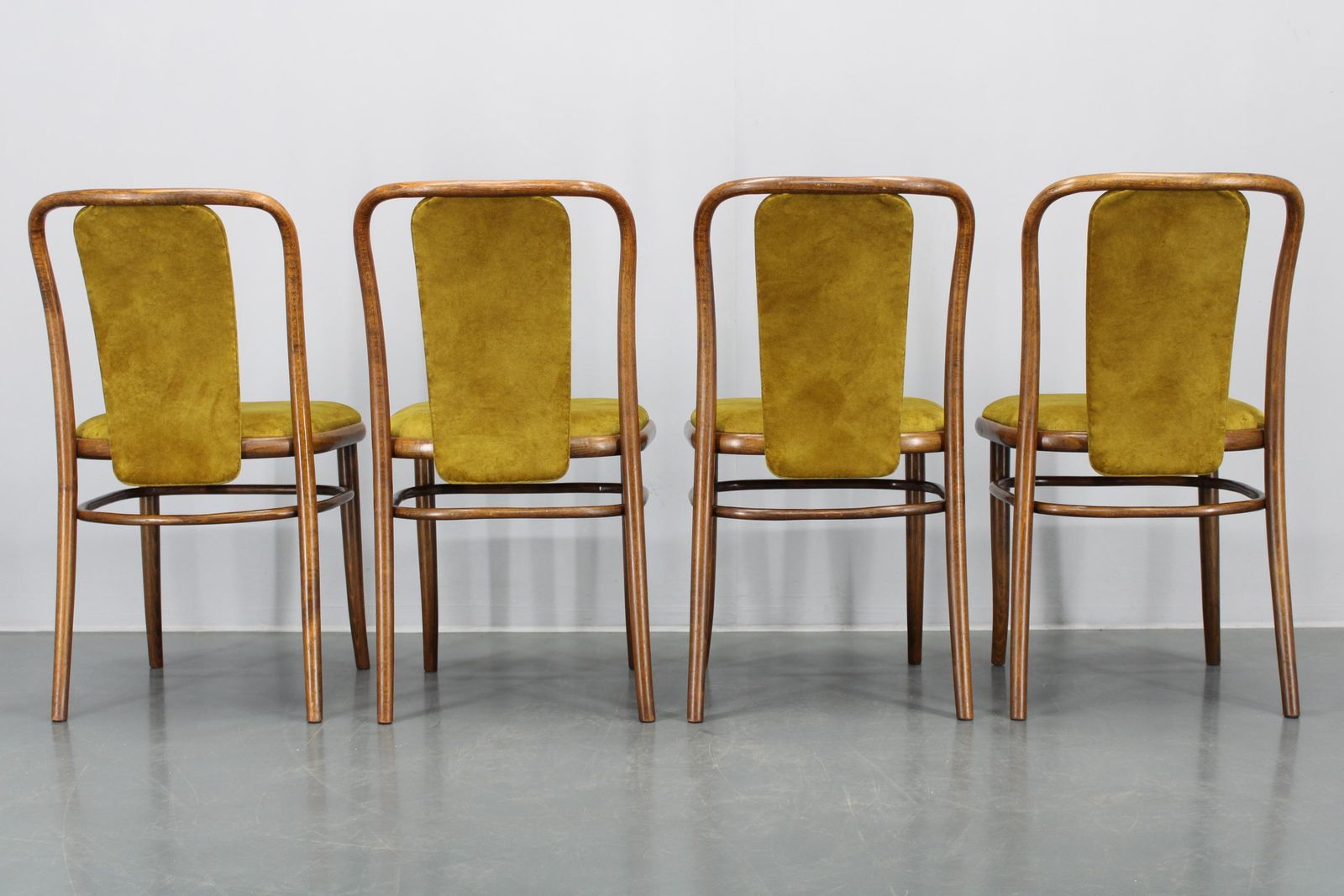 896.0 1970s Set Of Four Restored Beech Bentwood Dining Chairs By Ton, Czechoslovakia photo