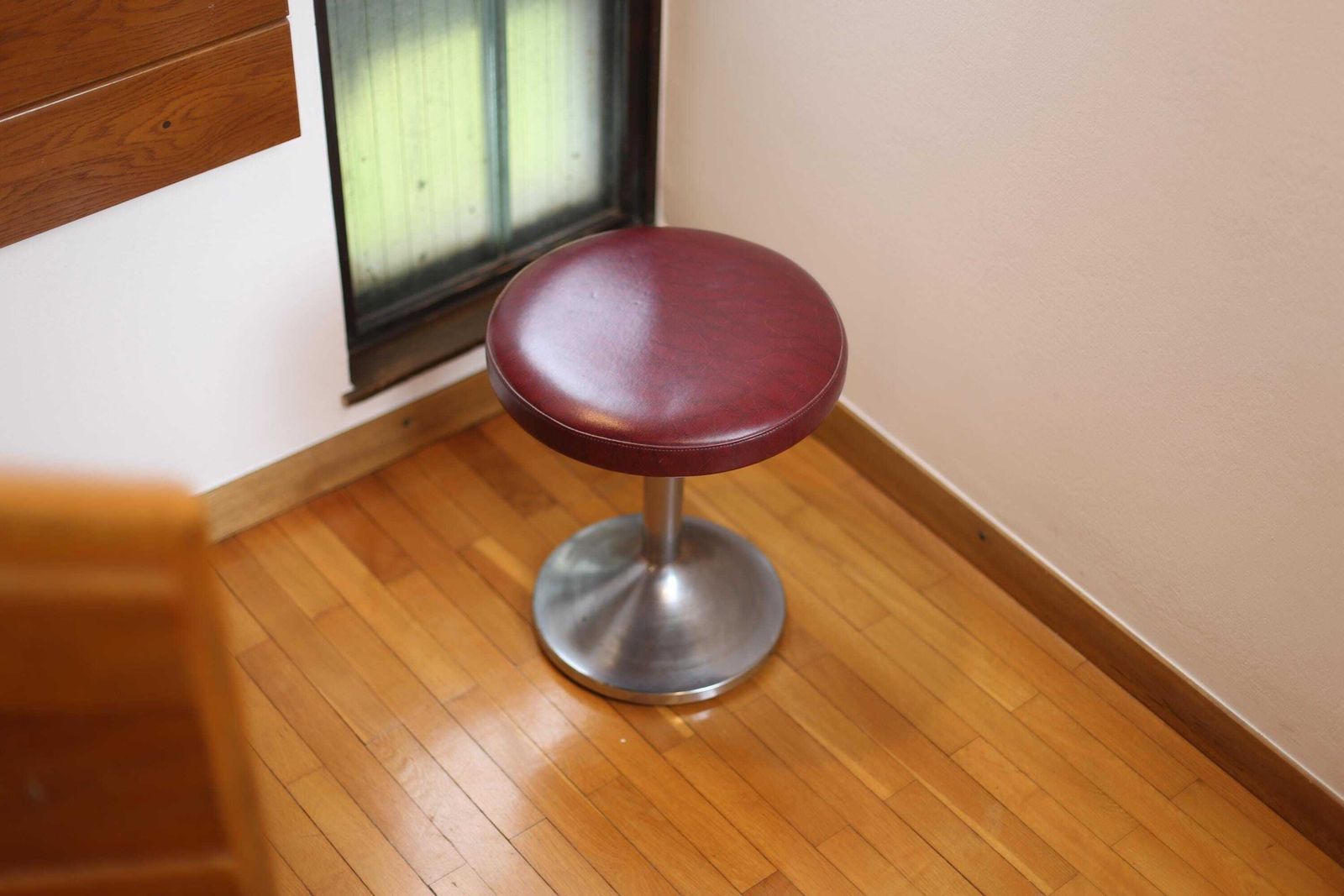 Vintage Bar Stool / Mcm Furniture / Mcm Chair / Industrial Bar Stool / Mid Century Modern 70s Tulip Base Bar Stools / Made In Yugoslavia photo furniture