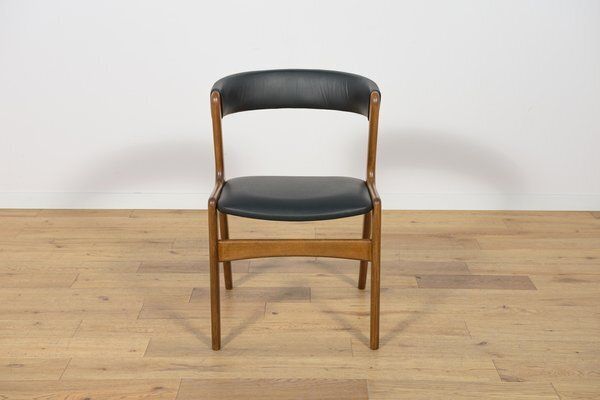 photo furniture Mid Century Modern Danish Dining Chairs, 1960s, Set Of 4