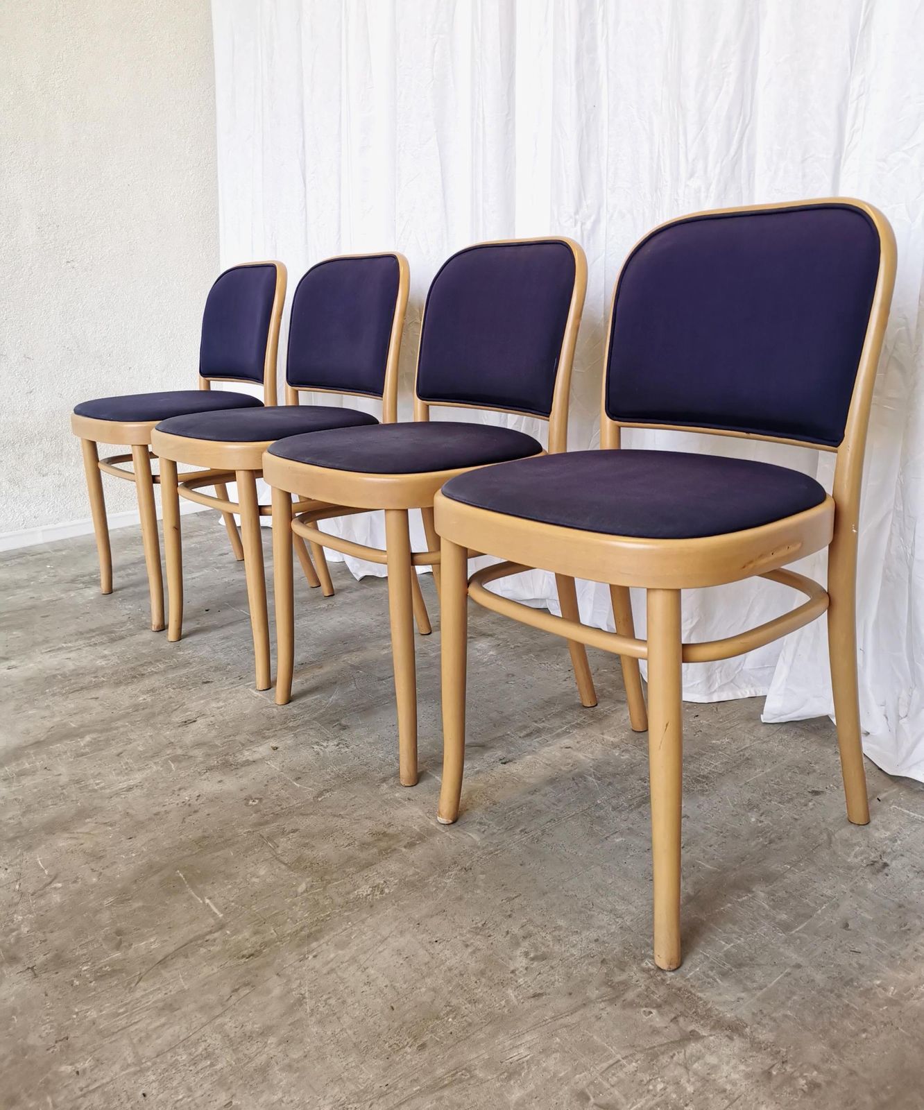 Set Of 4 Vintage Dining Chairs / Design Joseph Hoffmann For Thonet / 1970s Italy / Seat And Back In Royal Blue Fabric / Wooden Bentwood Base