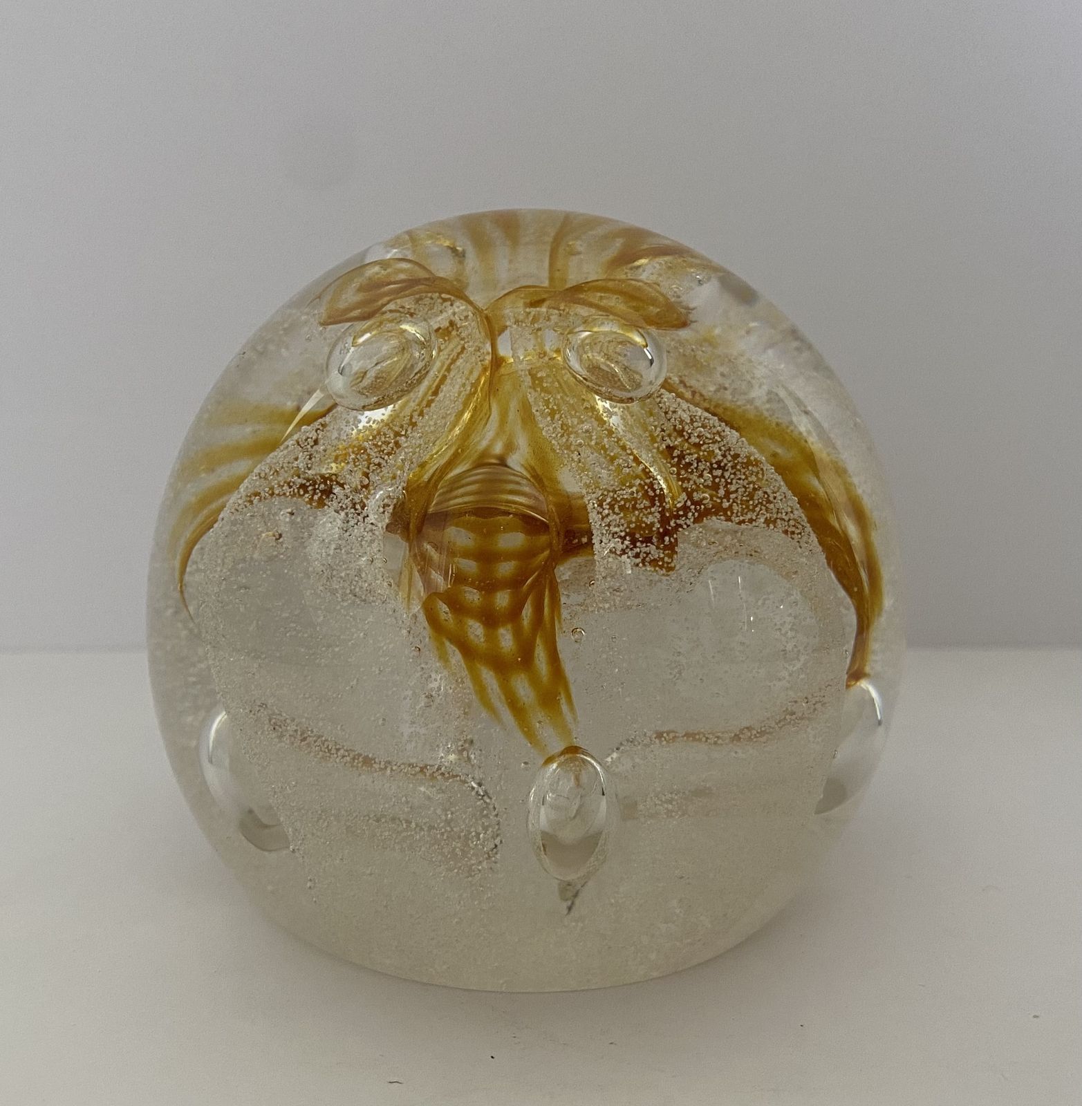 photo vinterior Caithness, ‘Congratulations’, Scottish Art Glass Paperweight By Margot Thompson