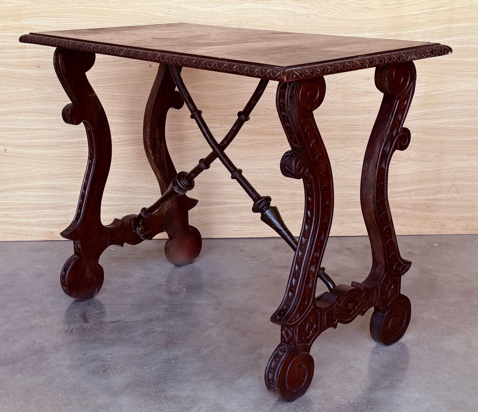 Table d'appoint baroque espagnole ébonisée, pieds en lyre, XIXe siècle photo 2511.0