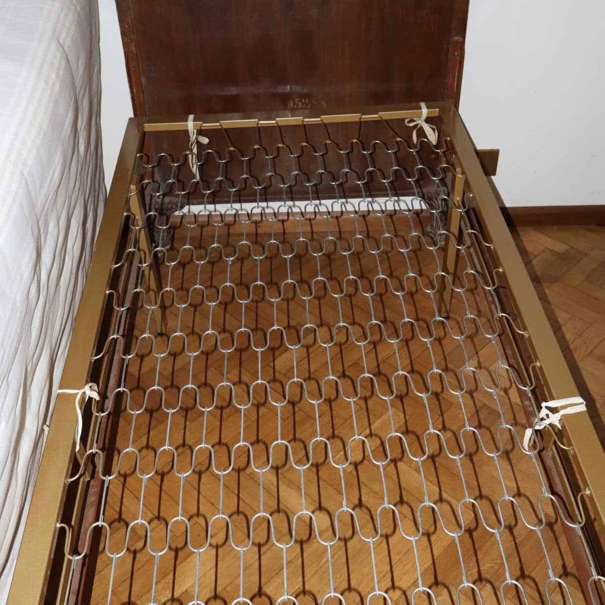 photo vintage Pair Of Single Iron Beds From The 1930s, Fratelli Risi Bari (Italy)
