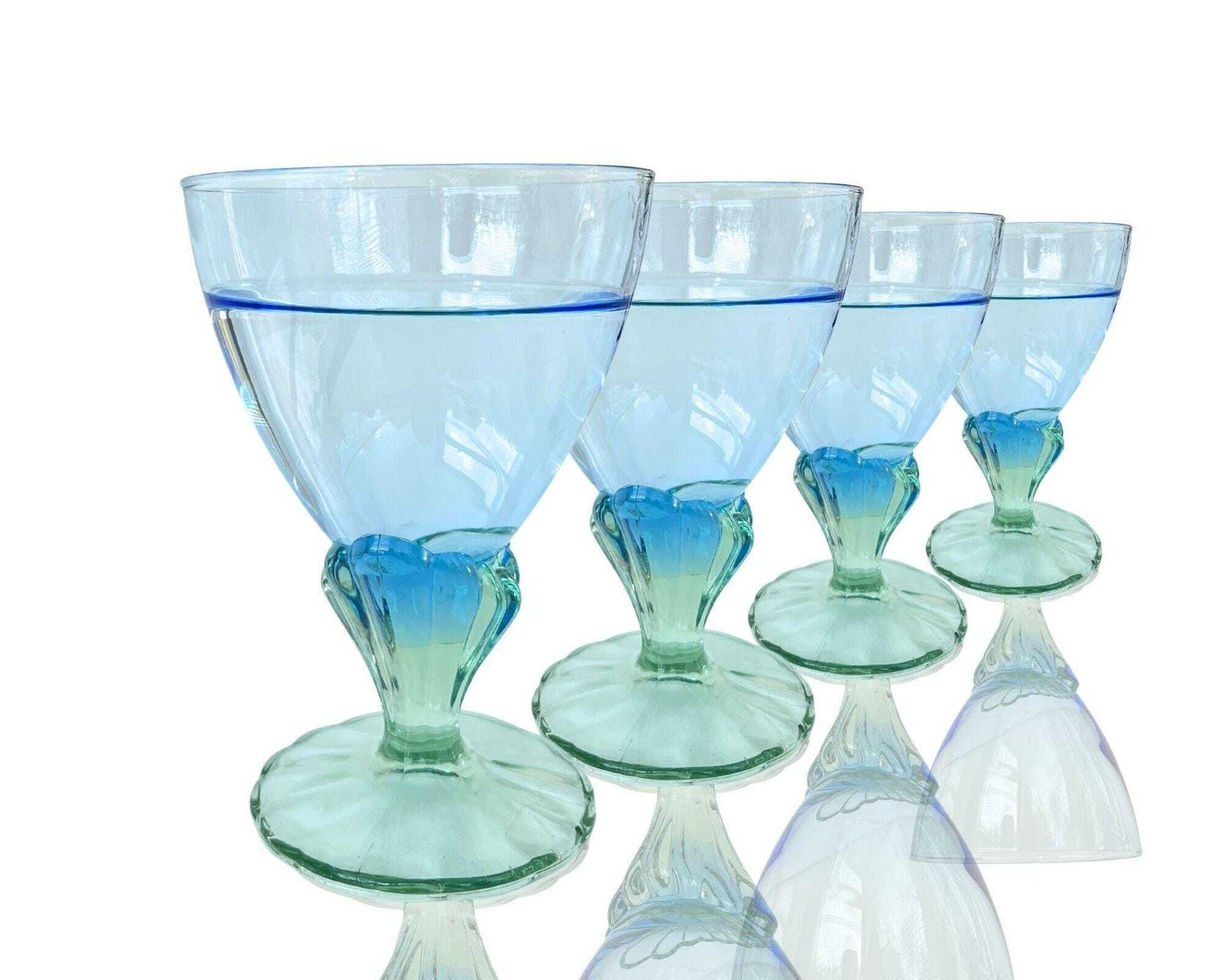 Bormioli Ice Coupes | 6 Stuks | Blauwe Kom | Groene Voet | Italië photo furniture