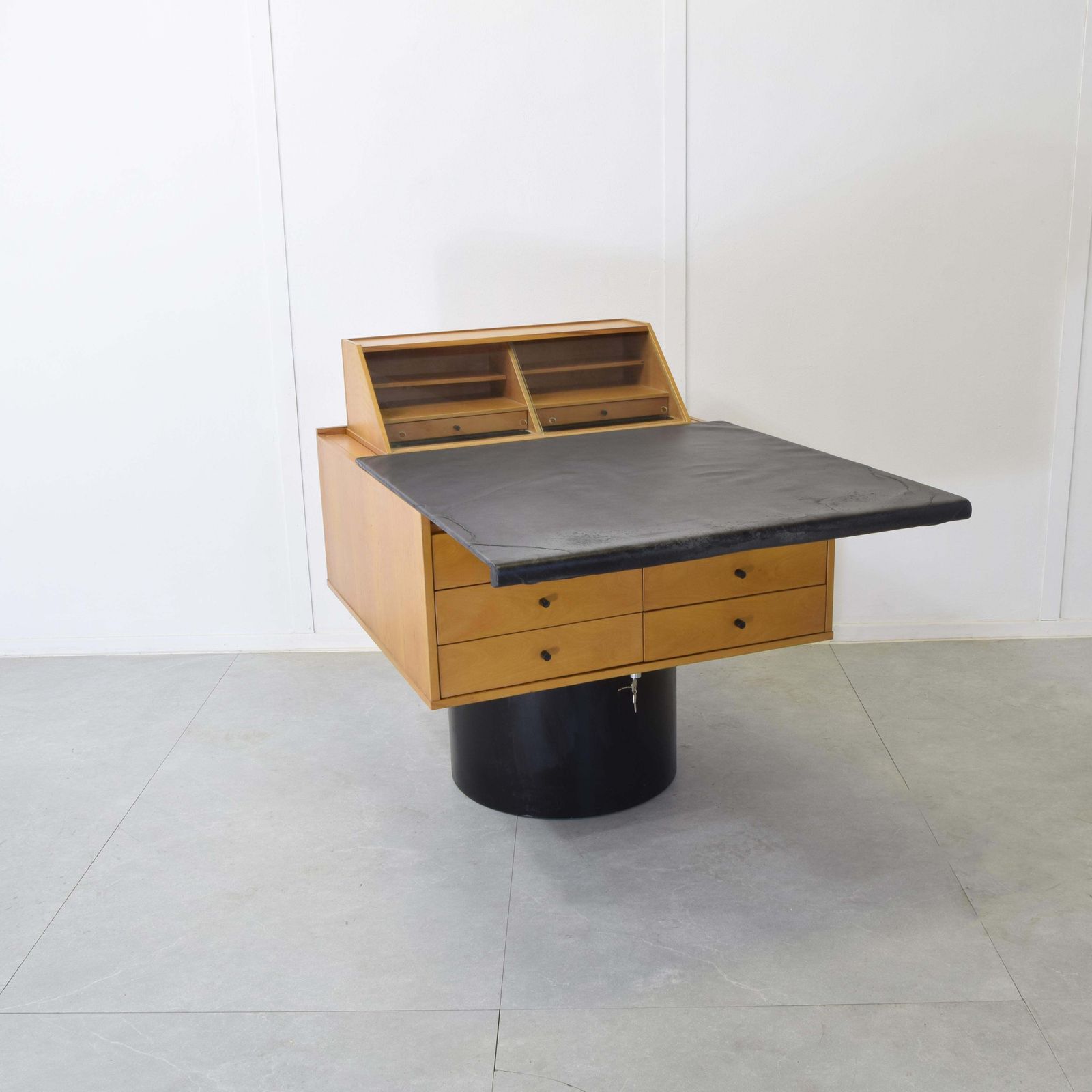 Gianfranco Frattini Desk Sesamo For Bernini 1980s photo for sale