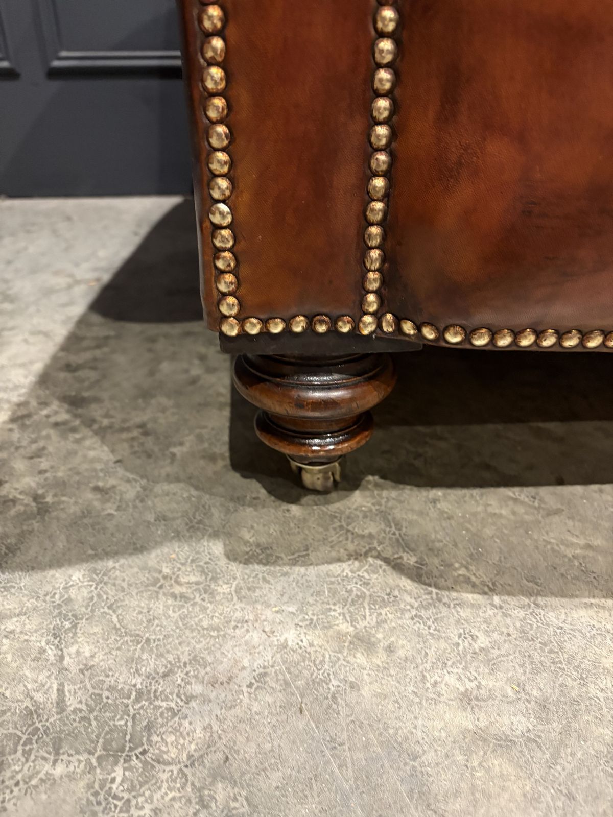 Genuine Victorian Brown Leather Sofa photo vinterior