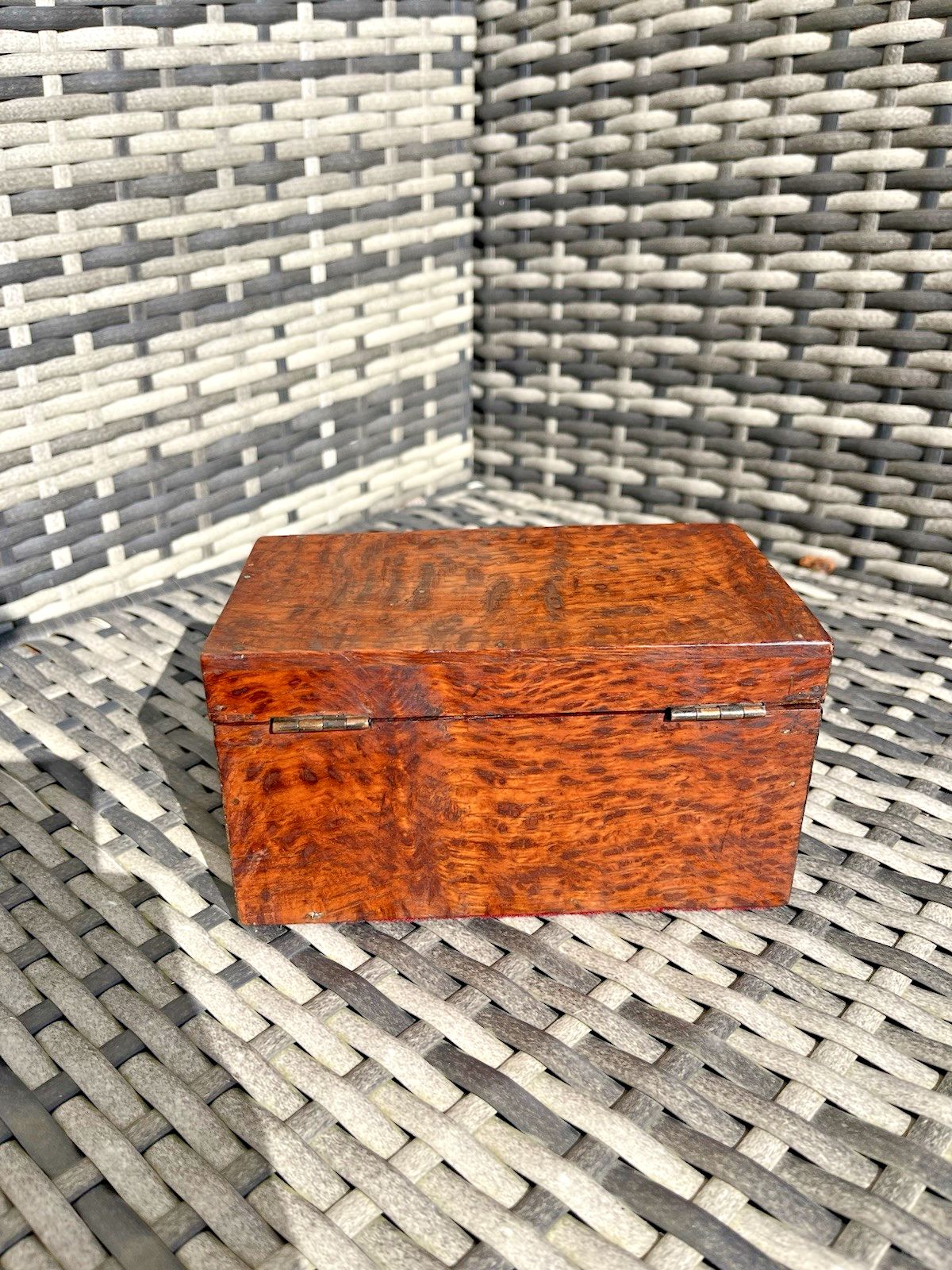 photo furniture Antique Art Deco Thuya Burr Wood Tea Caddy Jewellery Cigarette Pen Box Desk Tidy