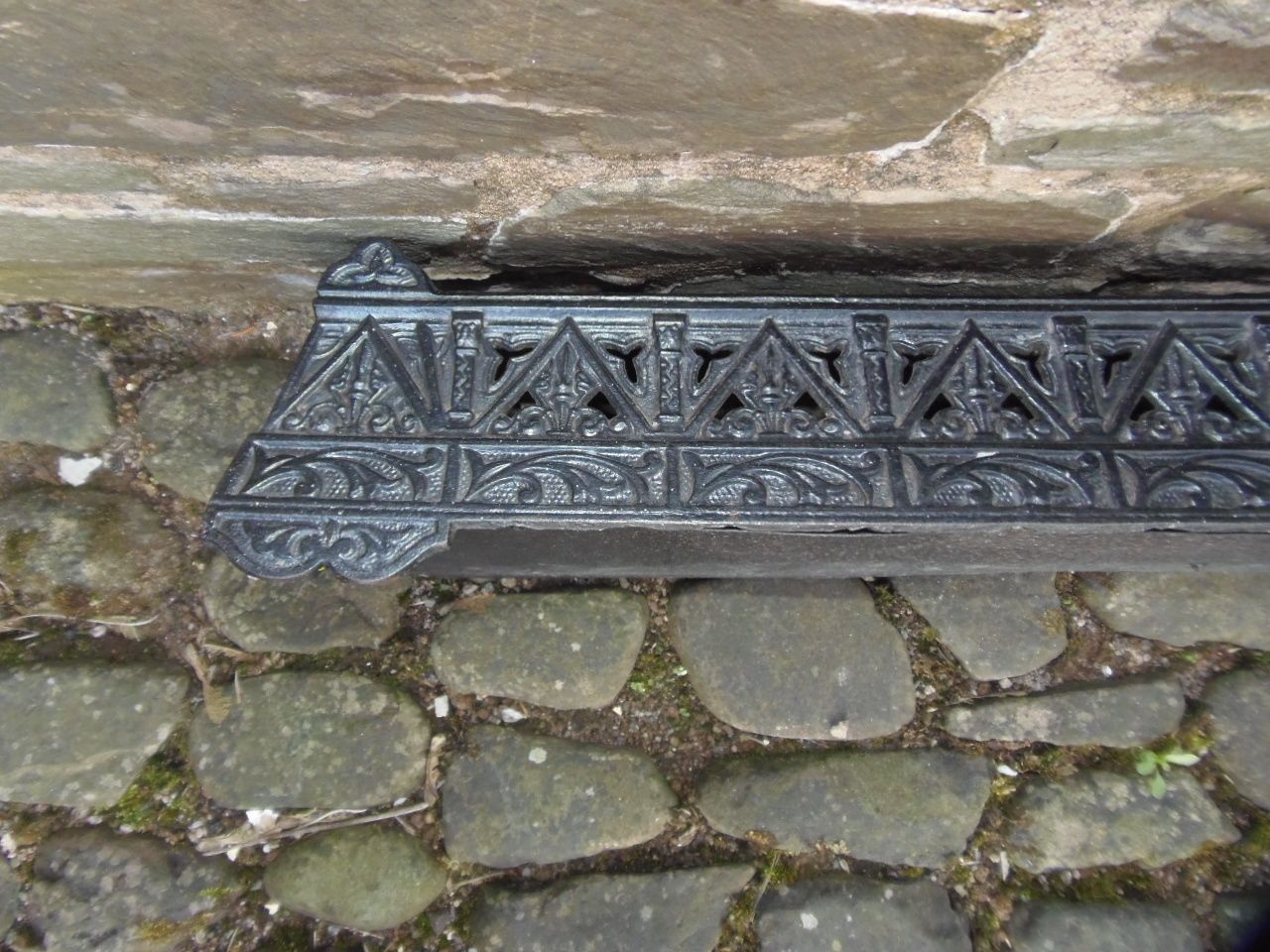 photo furniture Arts And Crafts Cast Iron Decorative Fender .