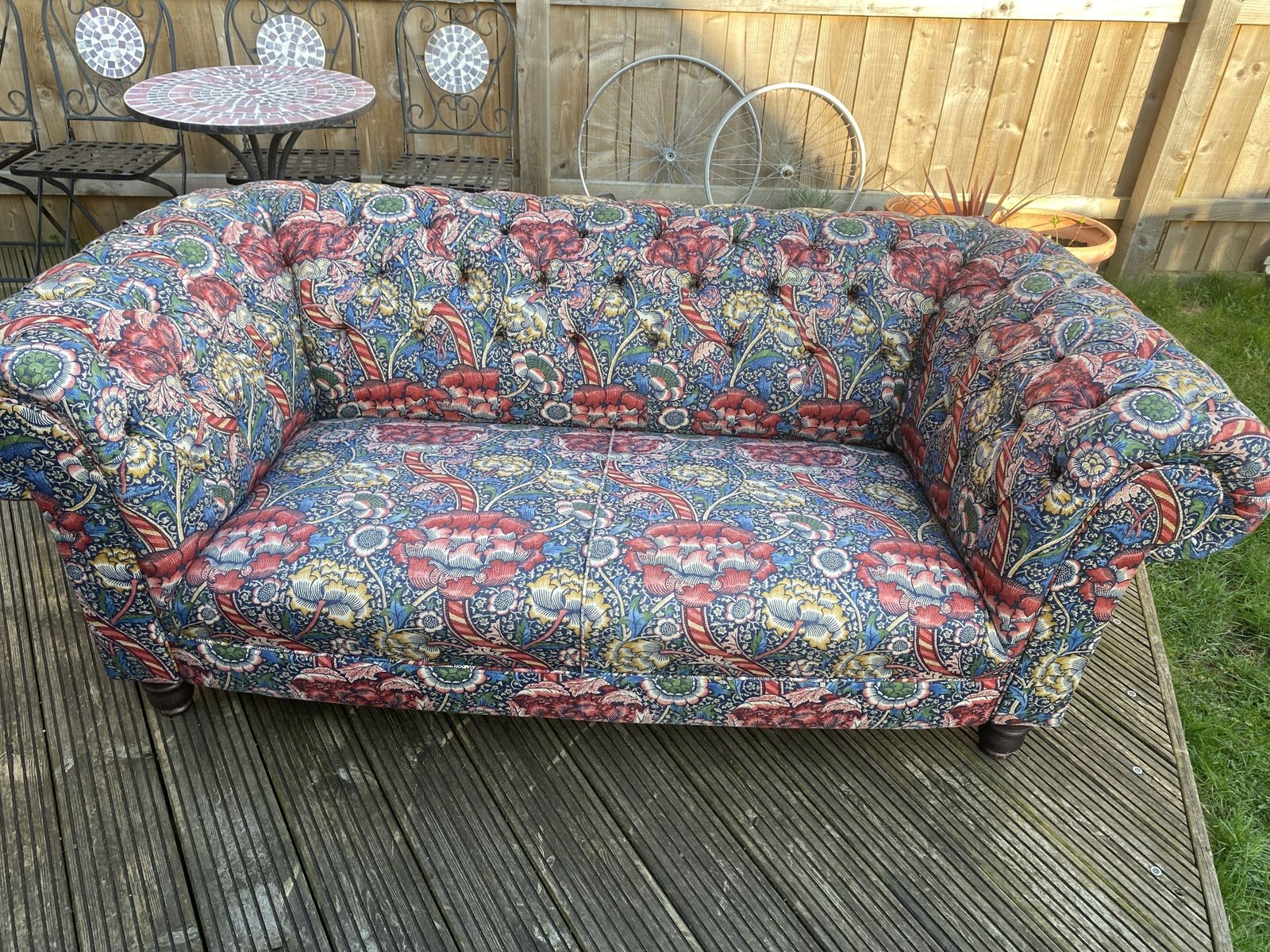 2seater Chesterfield In William Morris Fabric photo vinterior