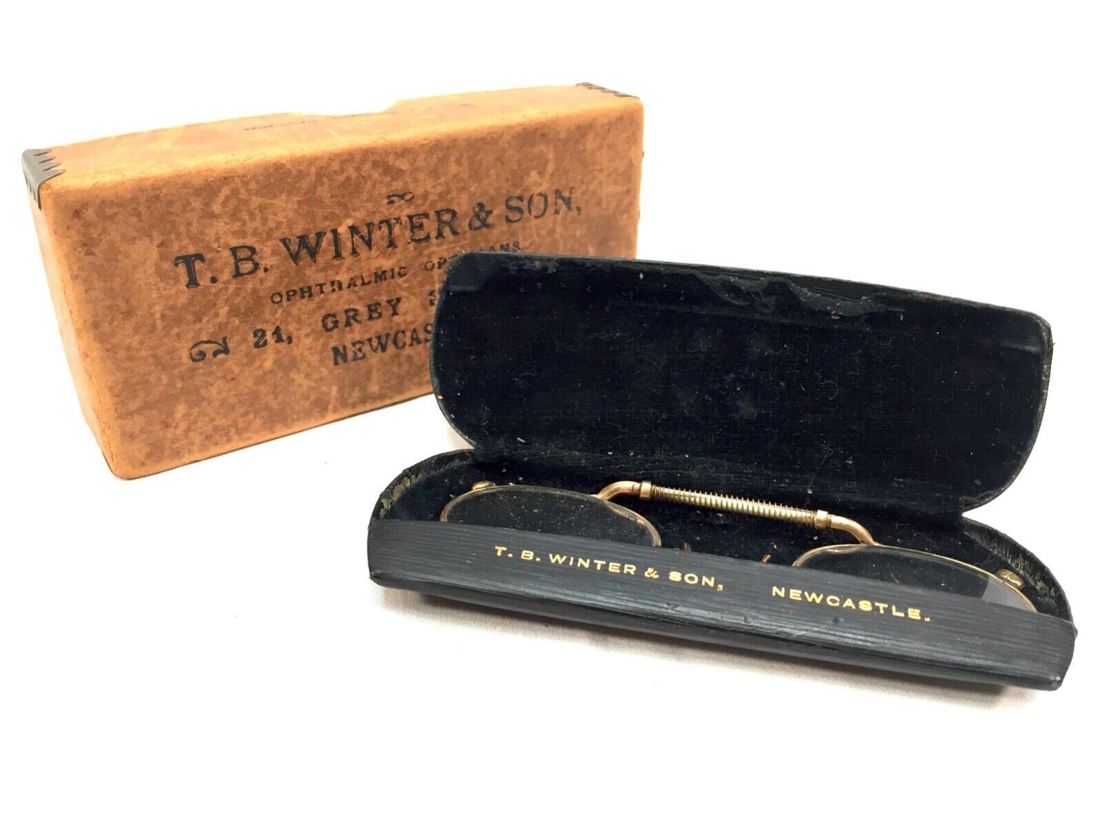 Antique Pinz Nez Glasses By T.B Winter Of Newcastle On Tyne / Boxed & Case